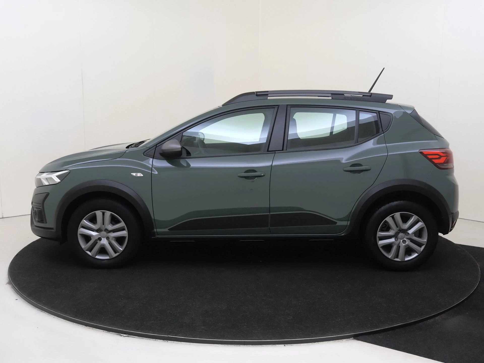 Dacia-Sandero Stepway-image-7