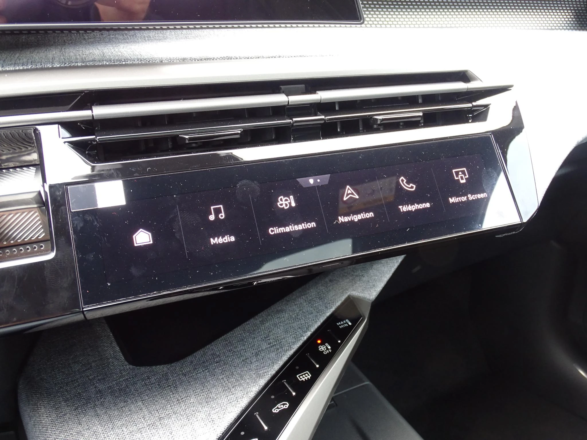 Peugeot-e-3008-image-18
