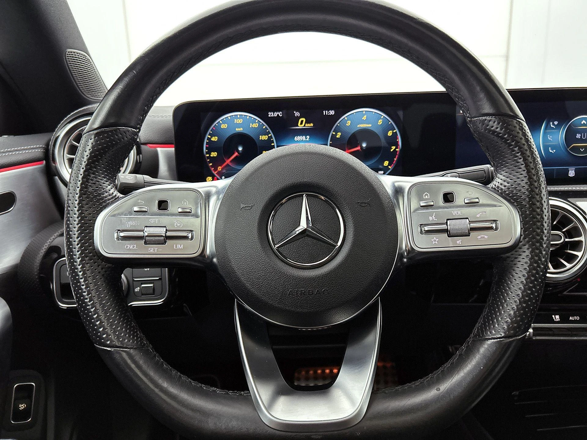 Mercedes-Benz-CLA-image-32