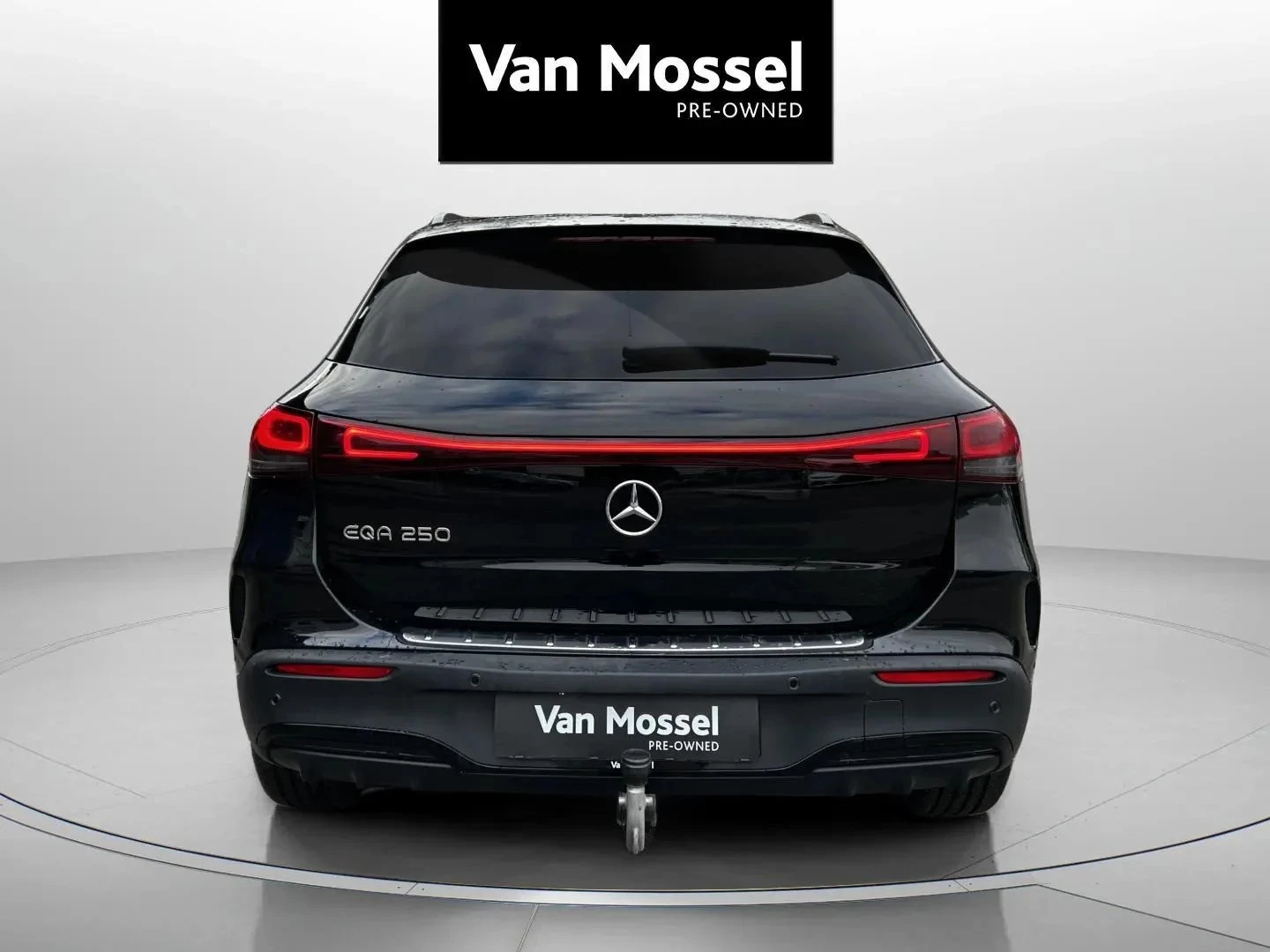 Mercedes-Benz-EQA-image-5