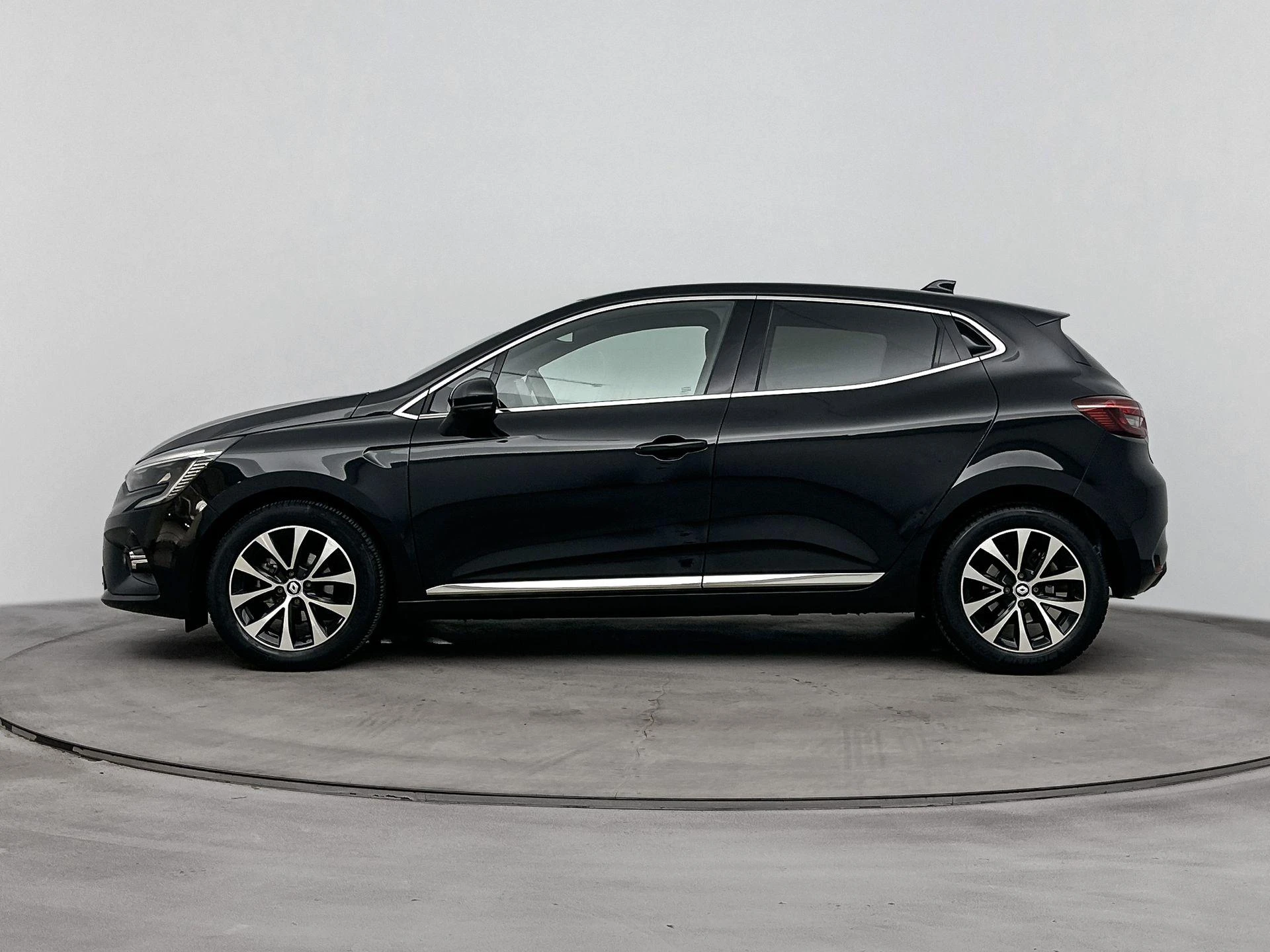 Renault-Clio-image-1