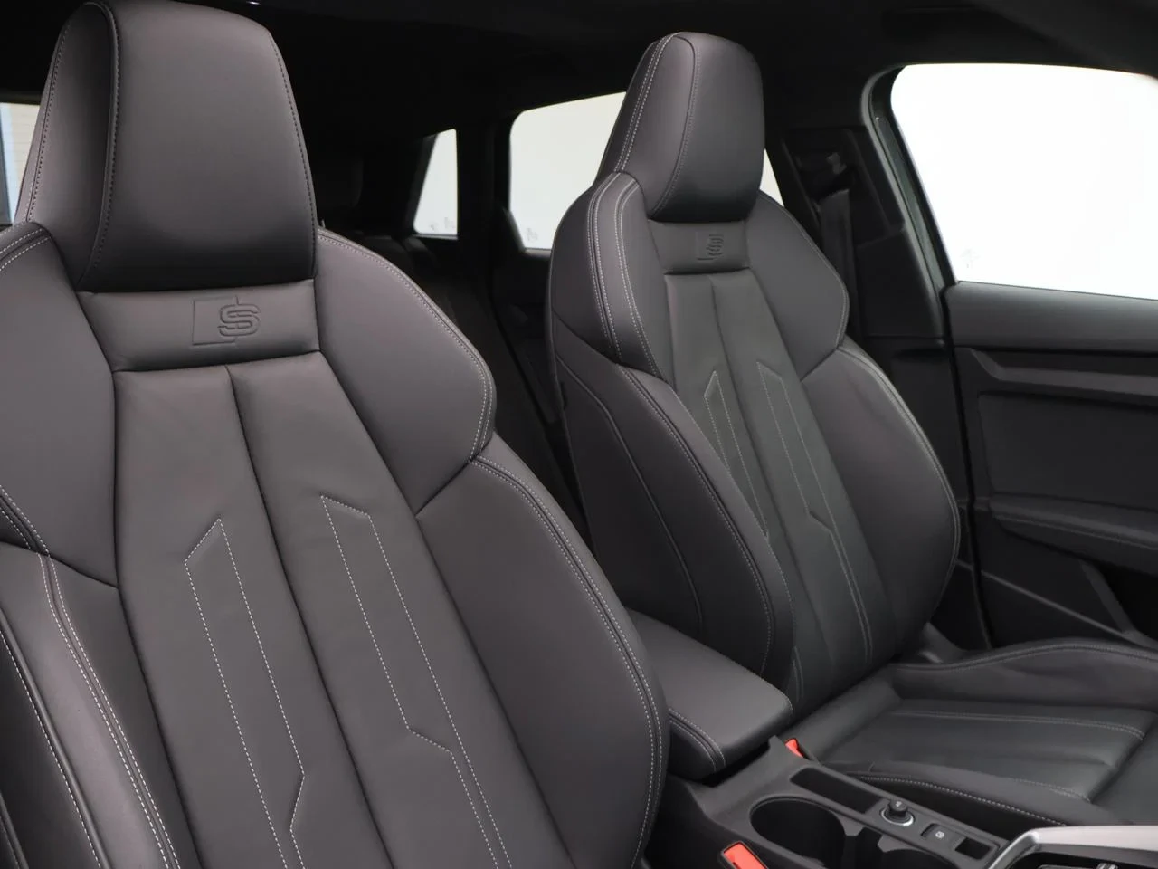 Audi A3 Sportback Audi A3 Sportback Sport Edition 3XS line 30TFSI 110PK *AUTOMAAT*PANODAK*LEDER*SPORTZETELS*PDC*ACC*NAVIAPP-CONNECT*...*