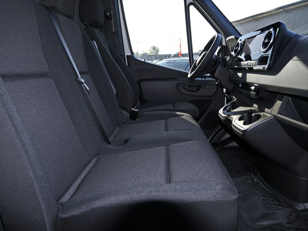Mercedes-Benz-Sprinter 319-image-11