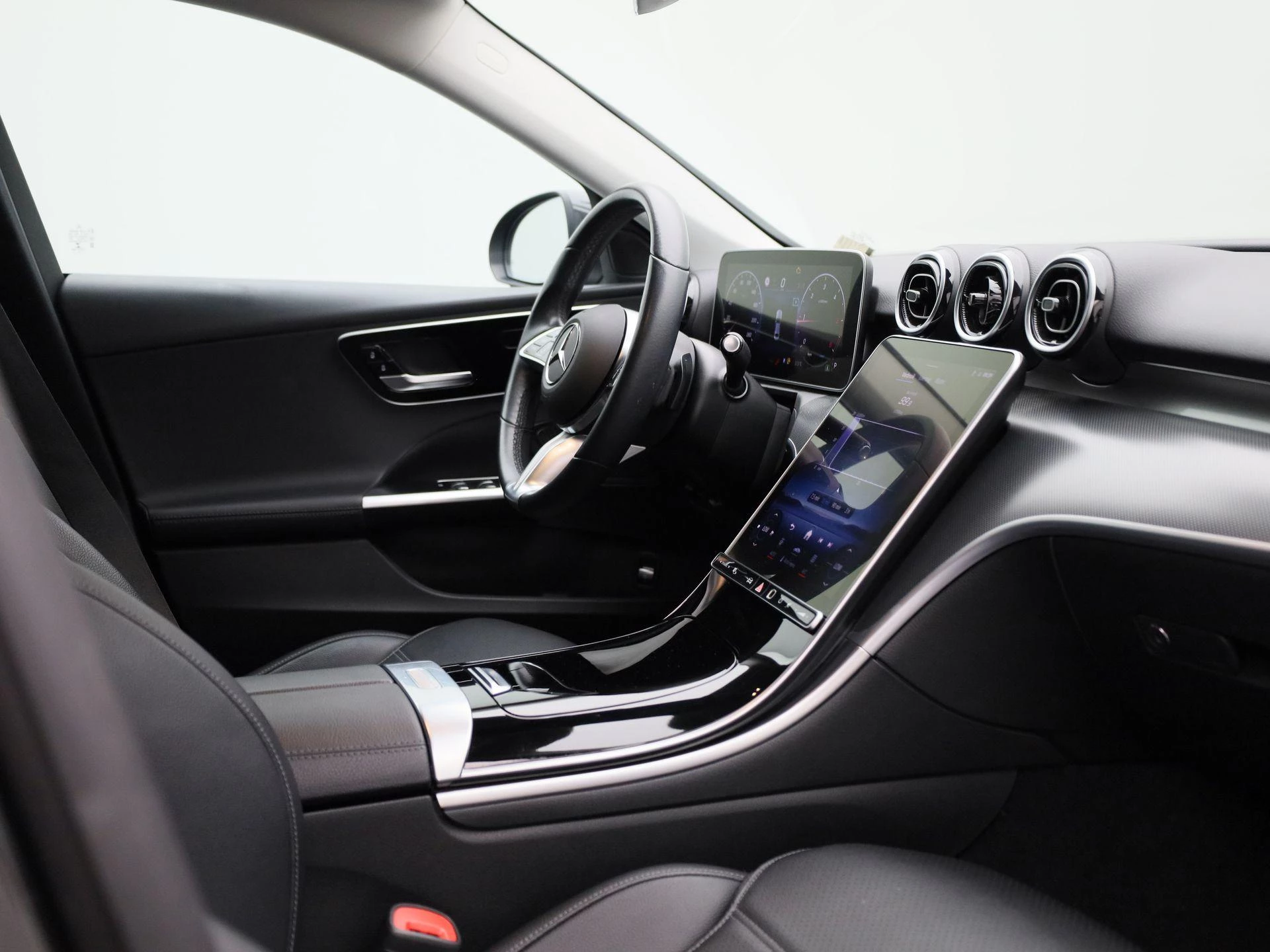 Mercedes-Benz-C-Klasse-image-34