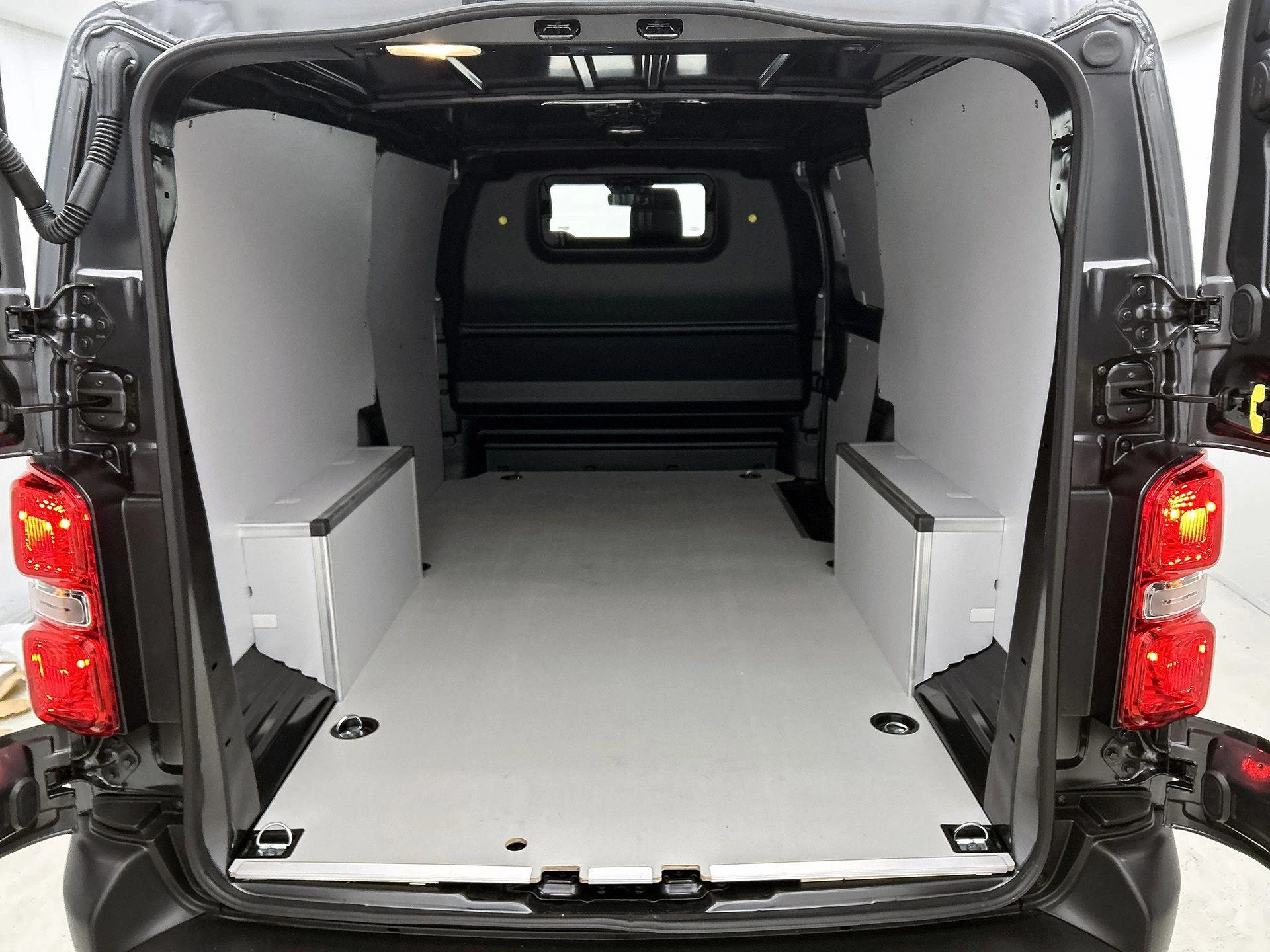 Opel-Vivaro-e-image-21
