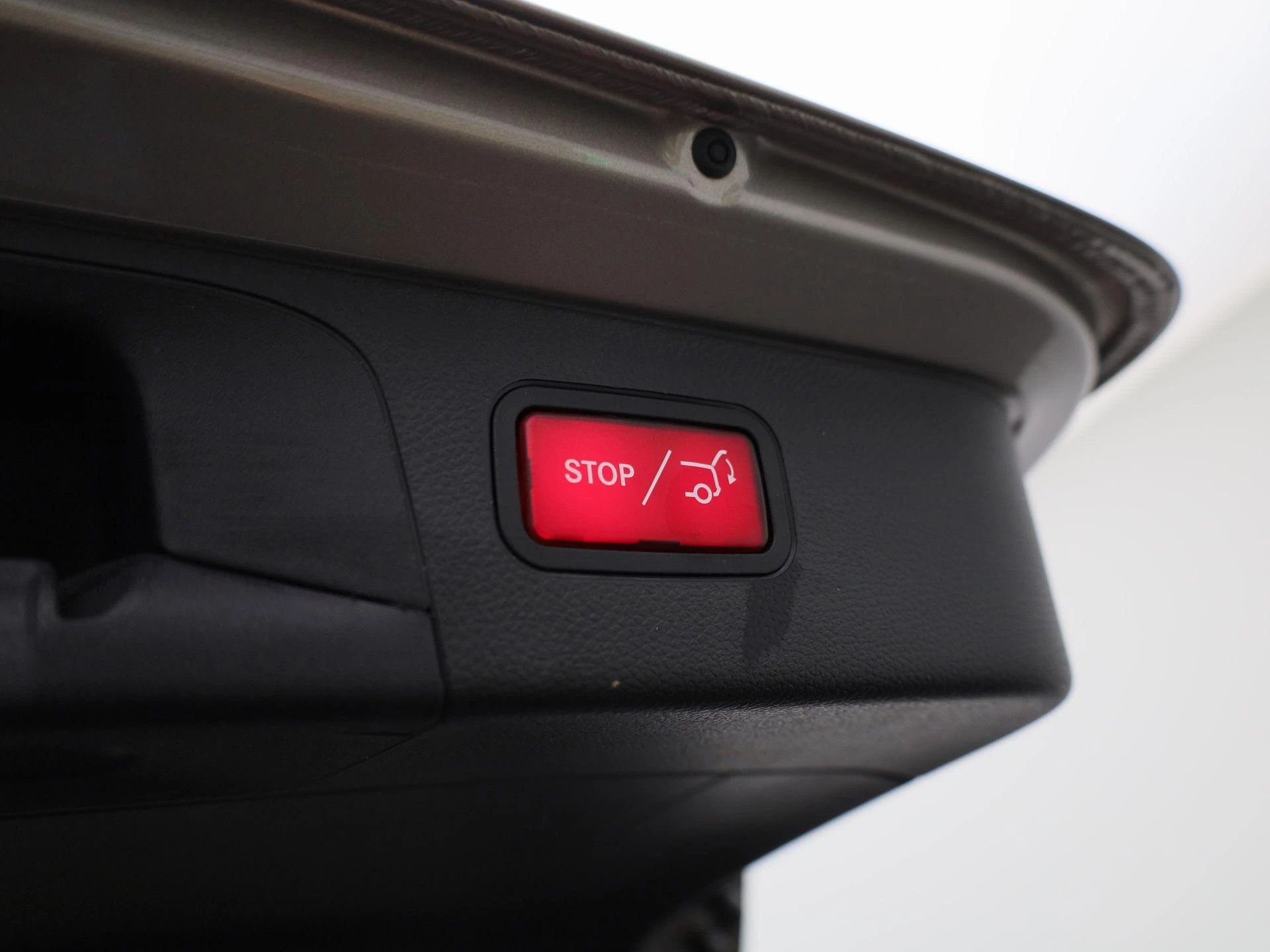 Mercedes-Benz-GLC-image-12
