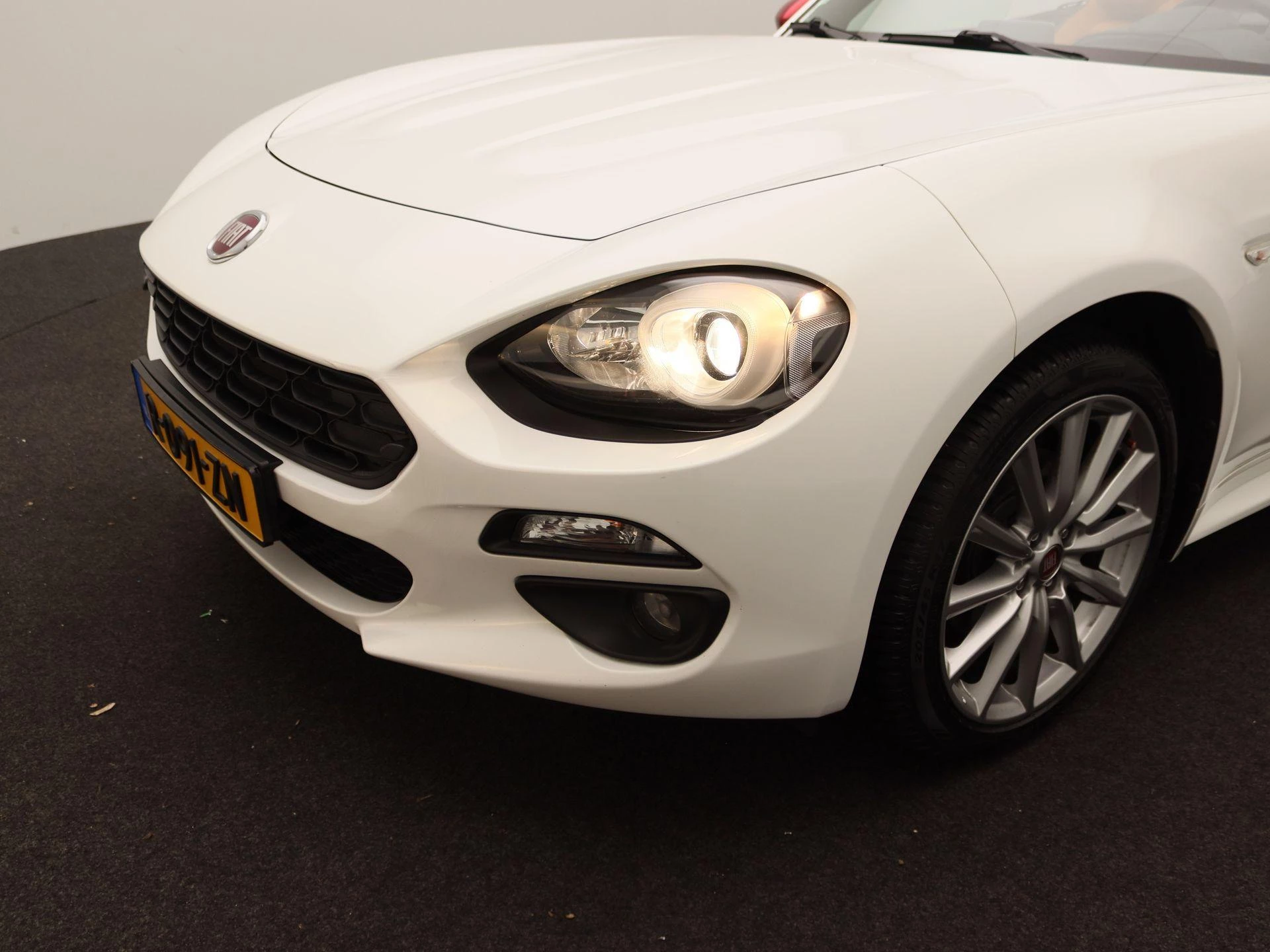 Fiat-124 Spider-image-18
