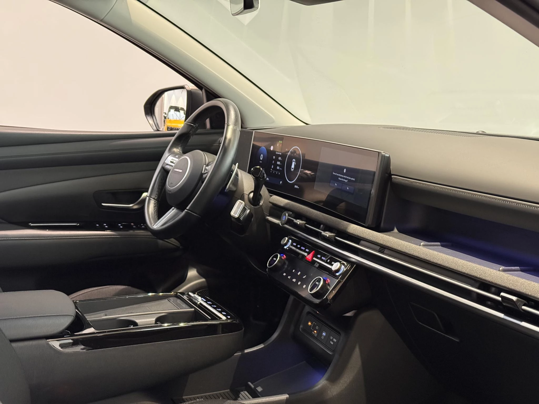 Hyundai-Tucson Hybrid-image-5