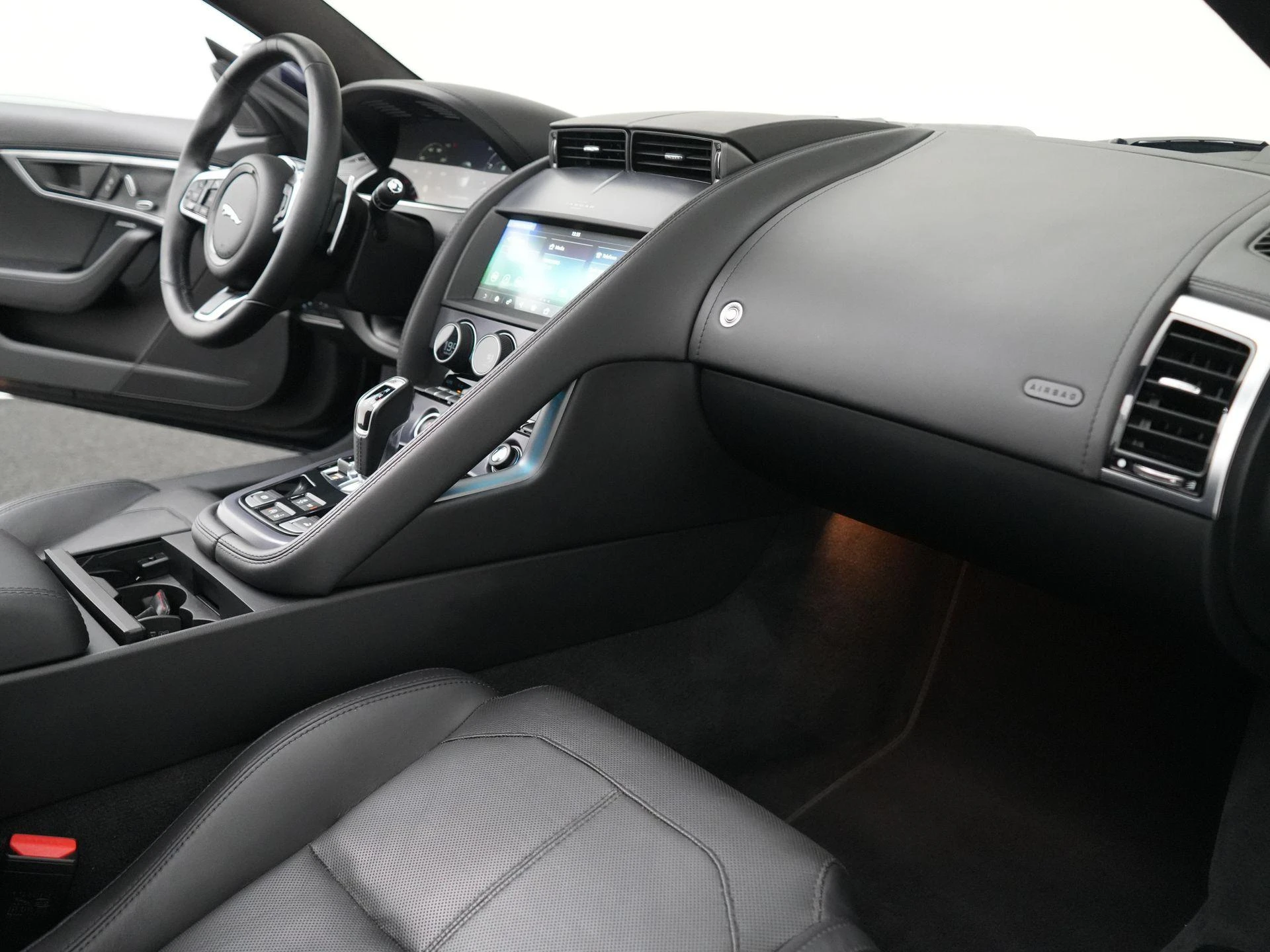 Jaguar F-TYPE P300 RWD First Edition
