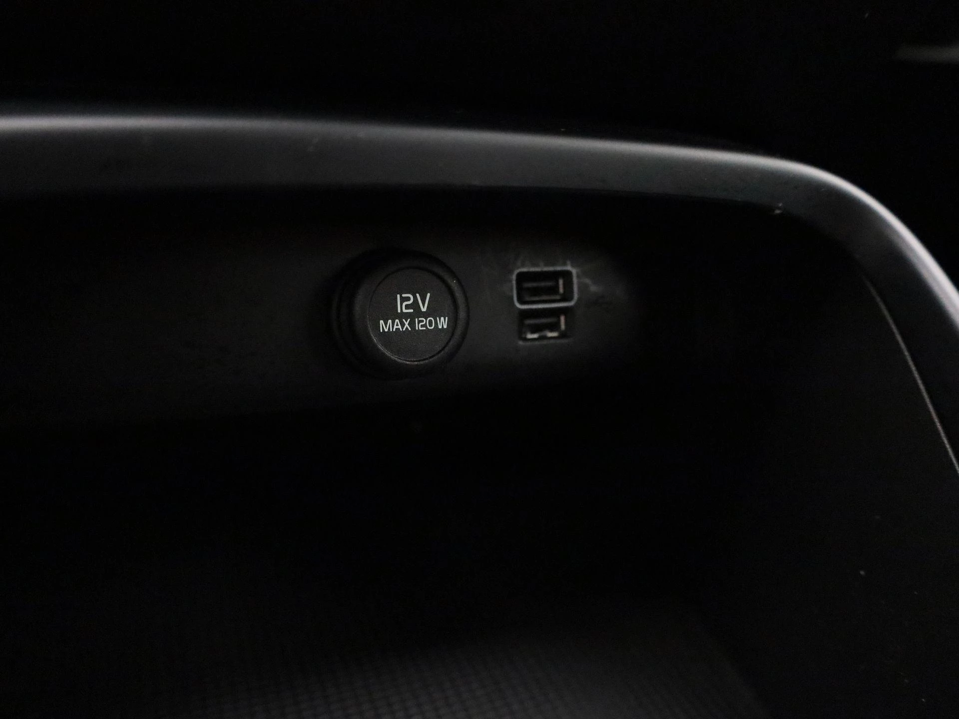 Volvo-XC40-image-24