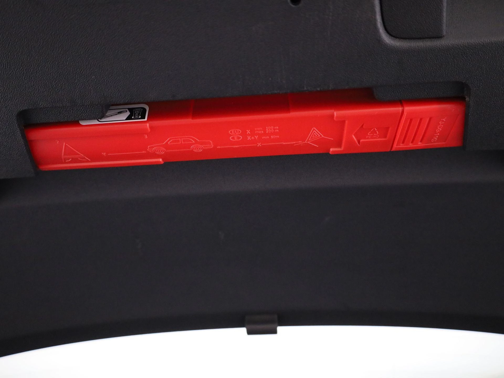 Volkswagen-Tiguan-image-12