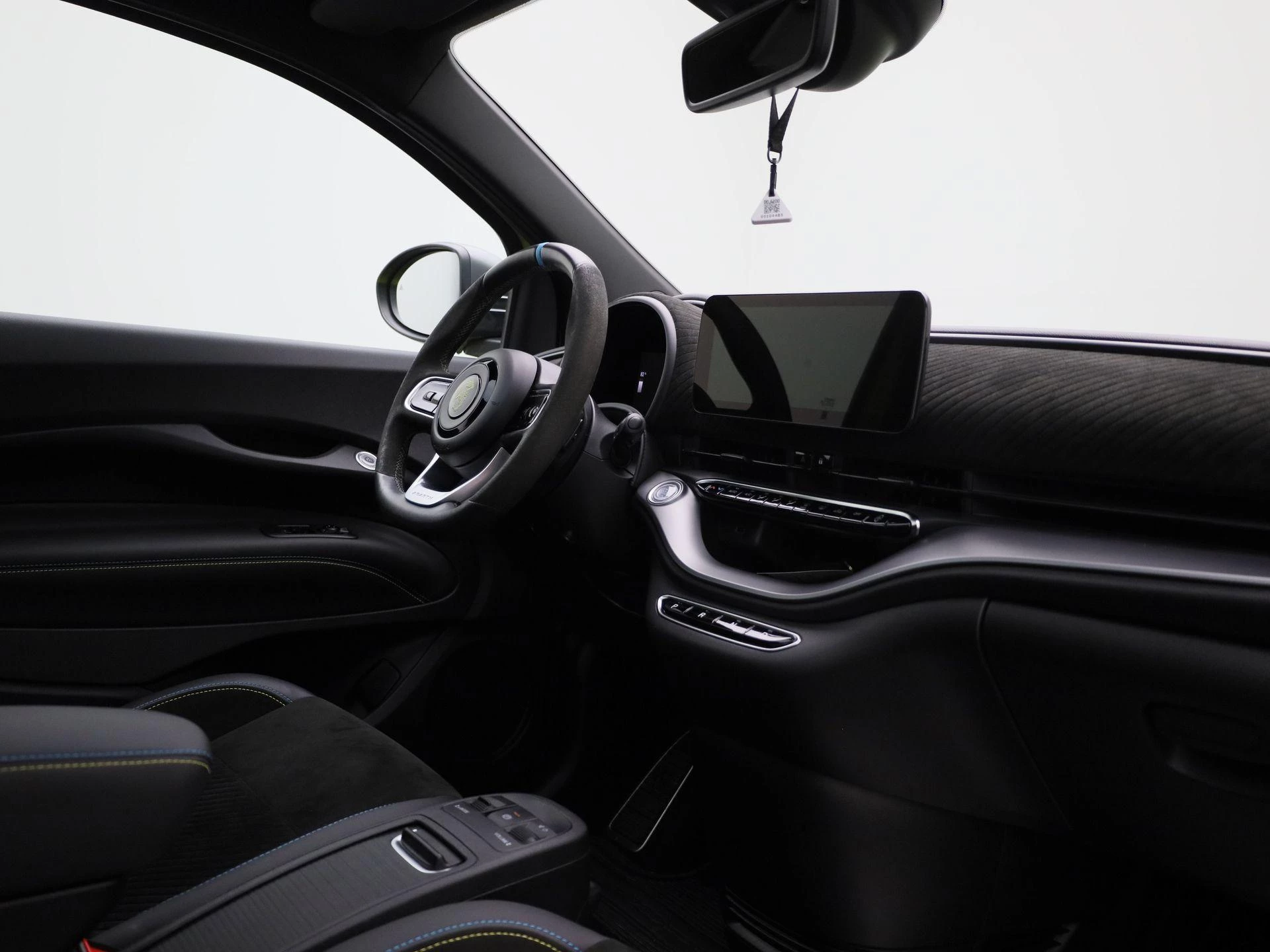 Abarth-500e-image-35