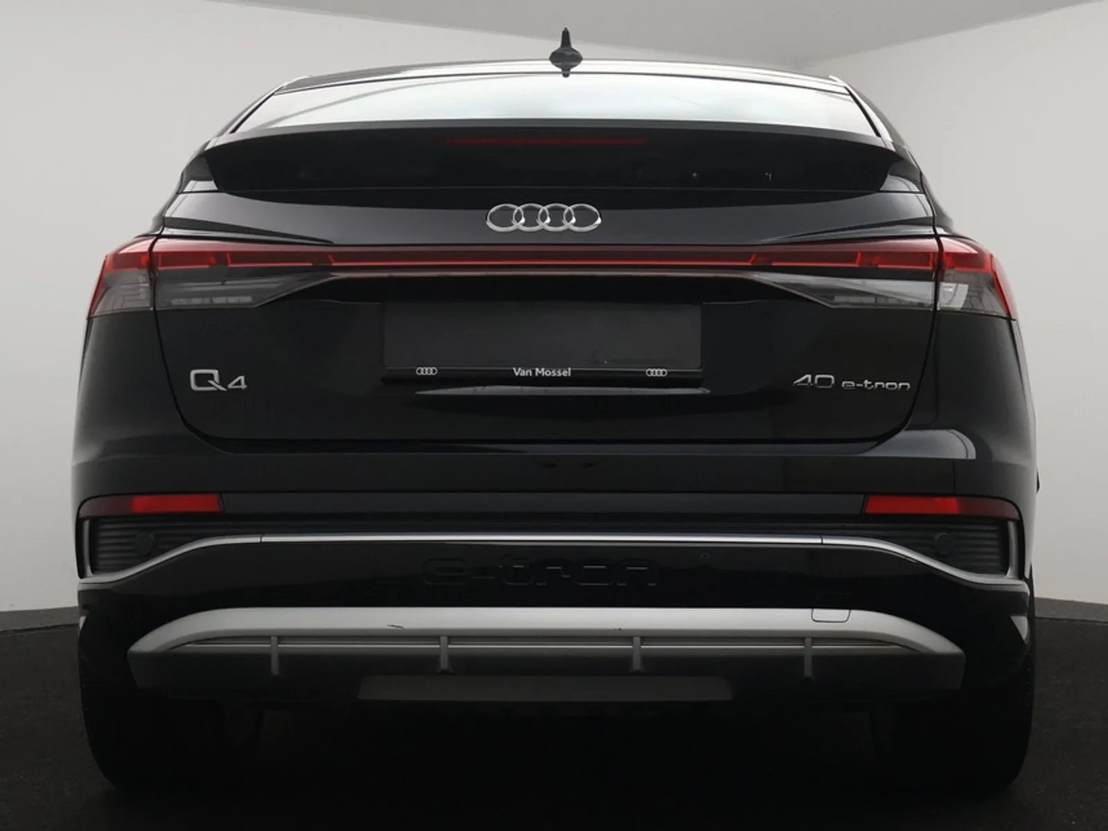 Audi Q4 Sportback e-tron Audi Q4 Sportback S line 40e-tron 204PK *AUTOMAAT*BRUIN LEDER*CRUISE*VIRTUAL COCKPIT*NAVI*APP-CONNECT*PDC*...*
