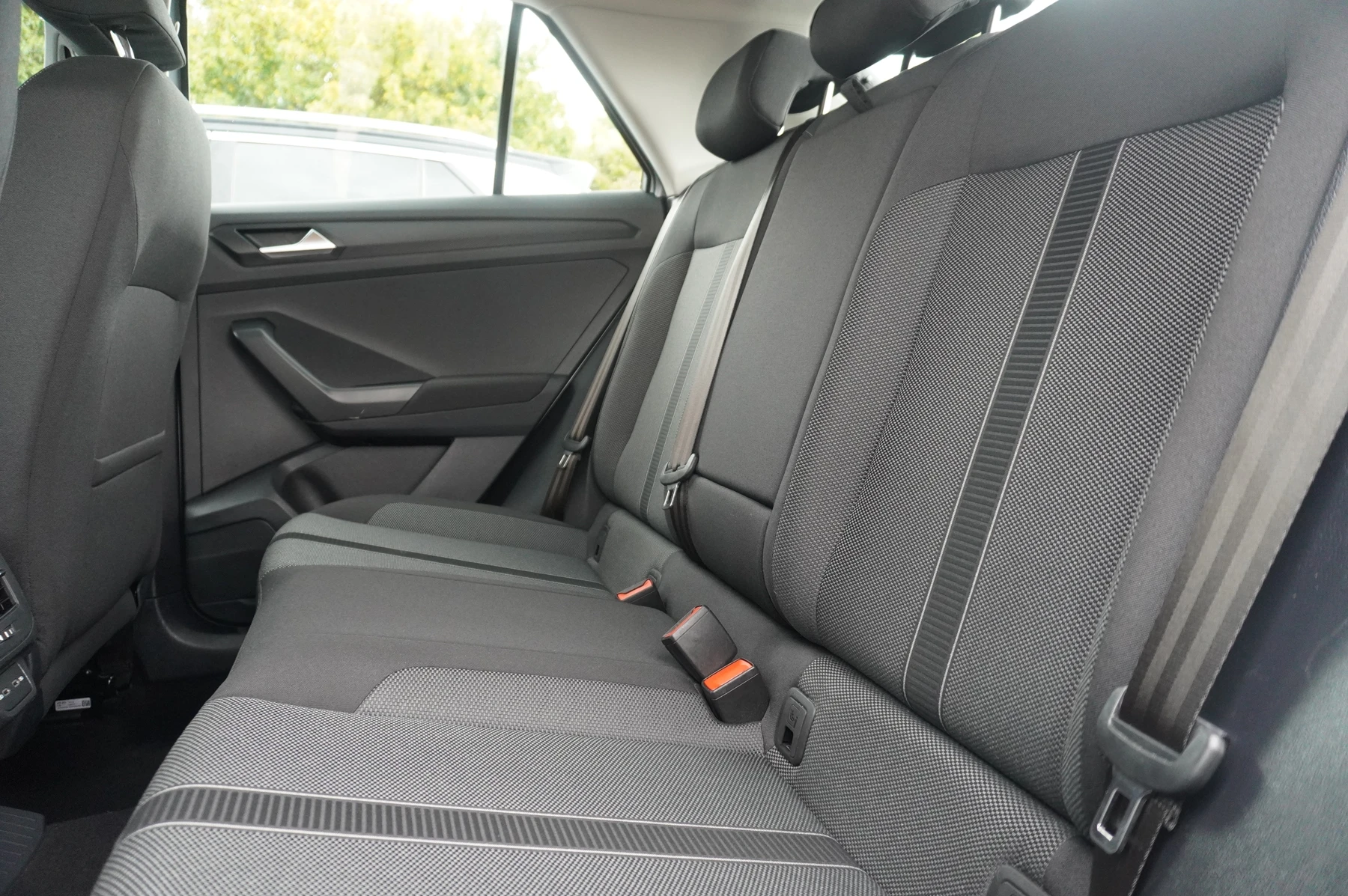 Volkswagen-T-Roc-image-9