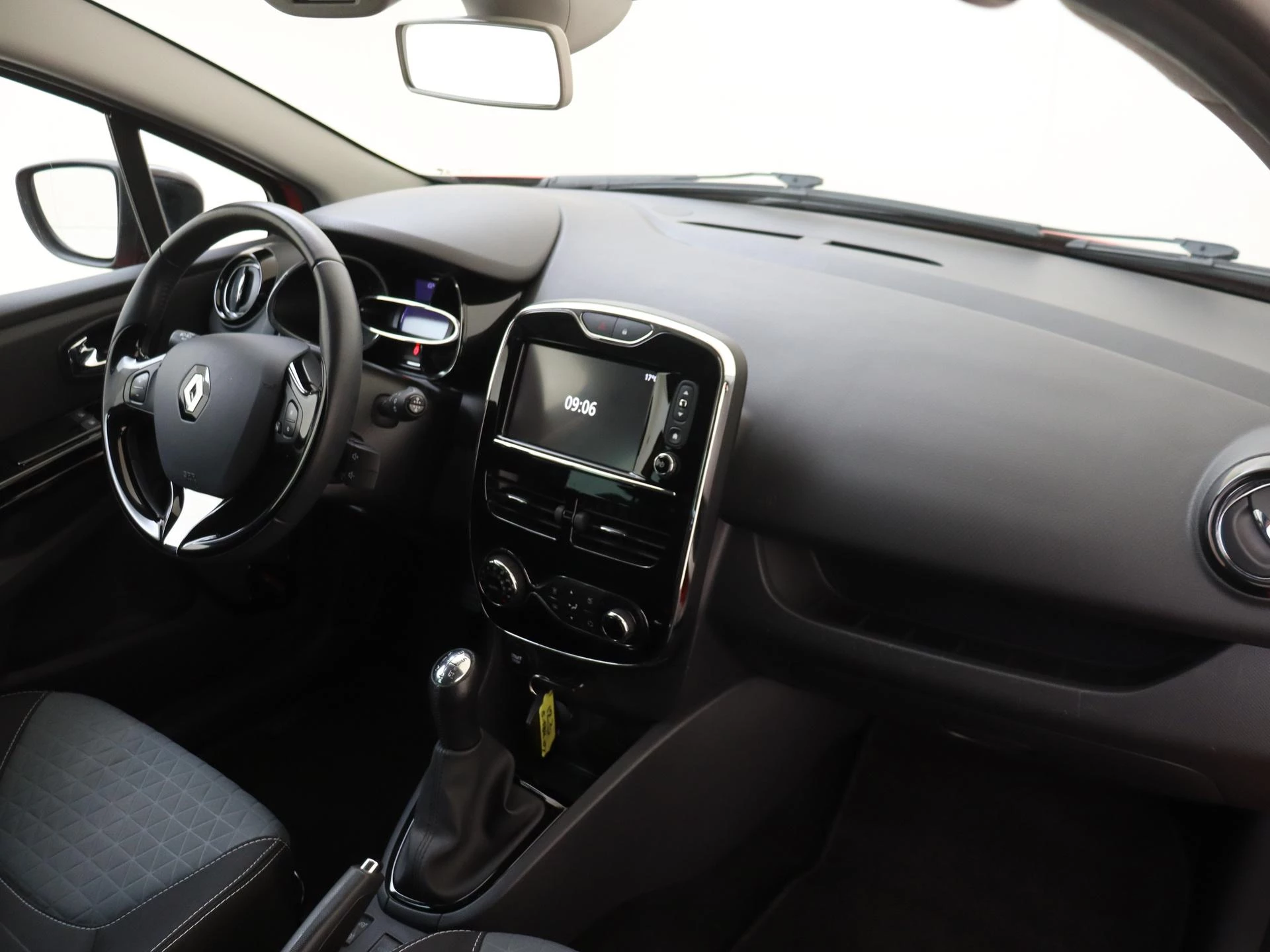 Renault-Clio-image-12