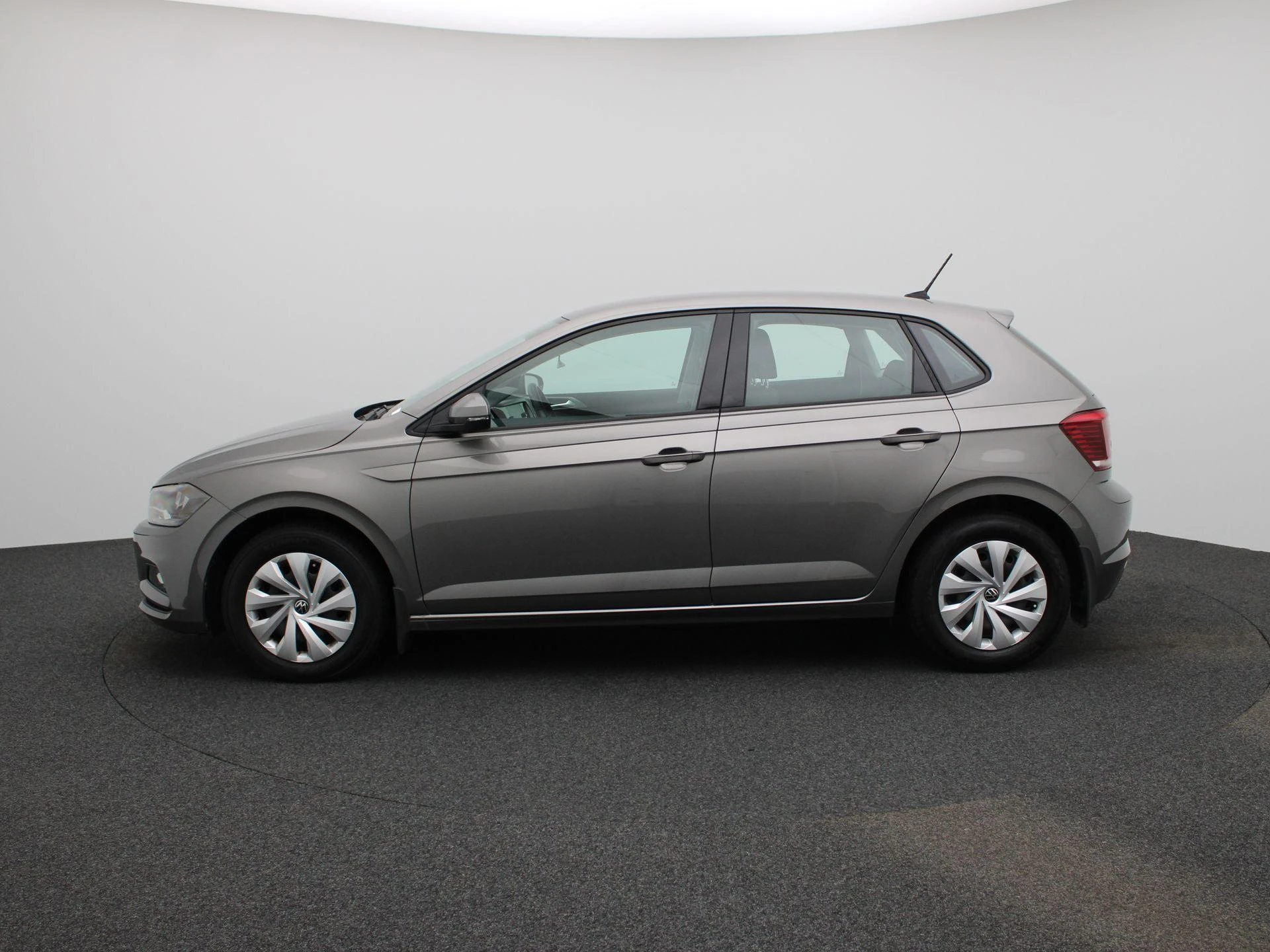 Volkswagen-Polo-image-3