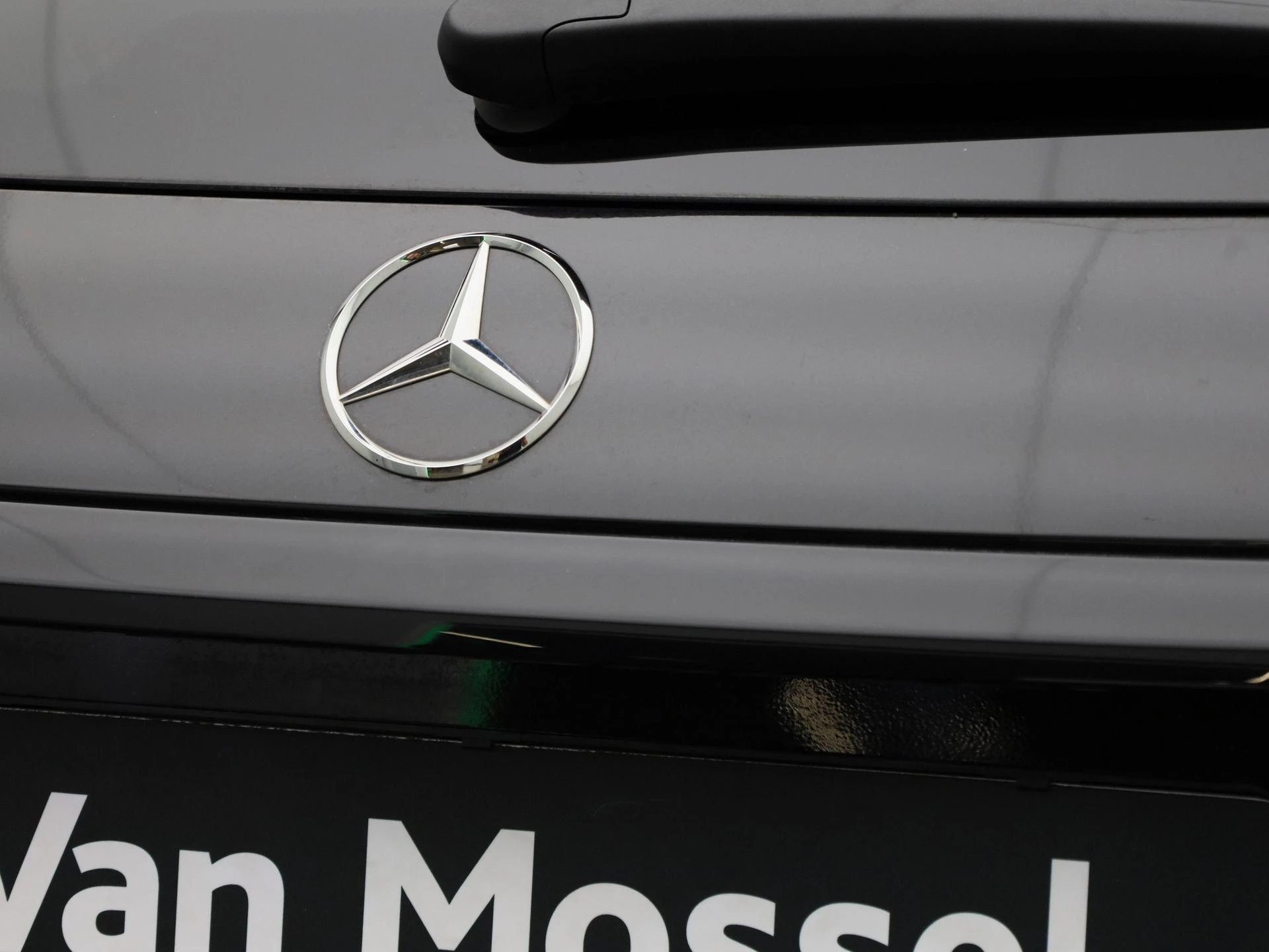Mercedes-Benz-GLC-image-39