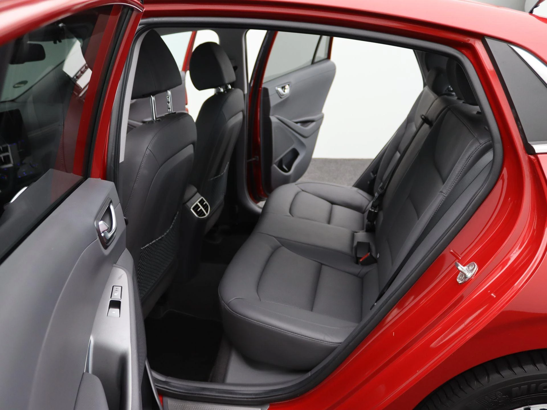 Hyundai-IONIQ-image-12