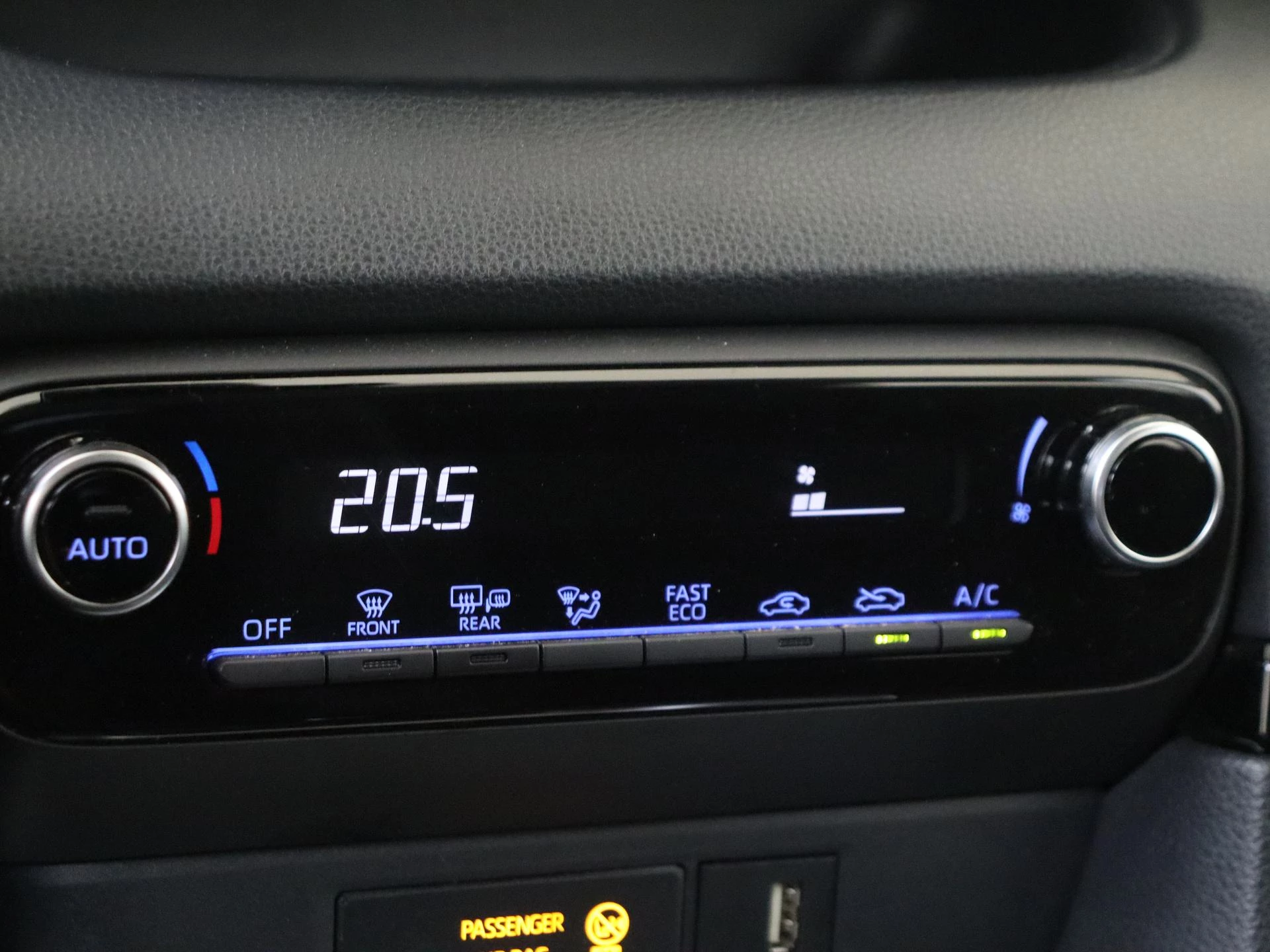 Toyota-Yaris-image-17