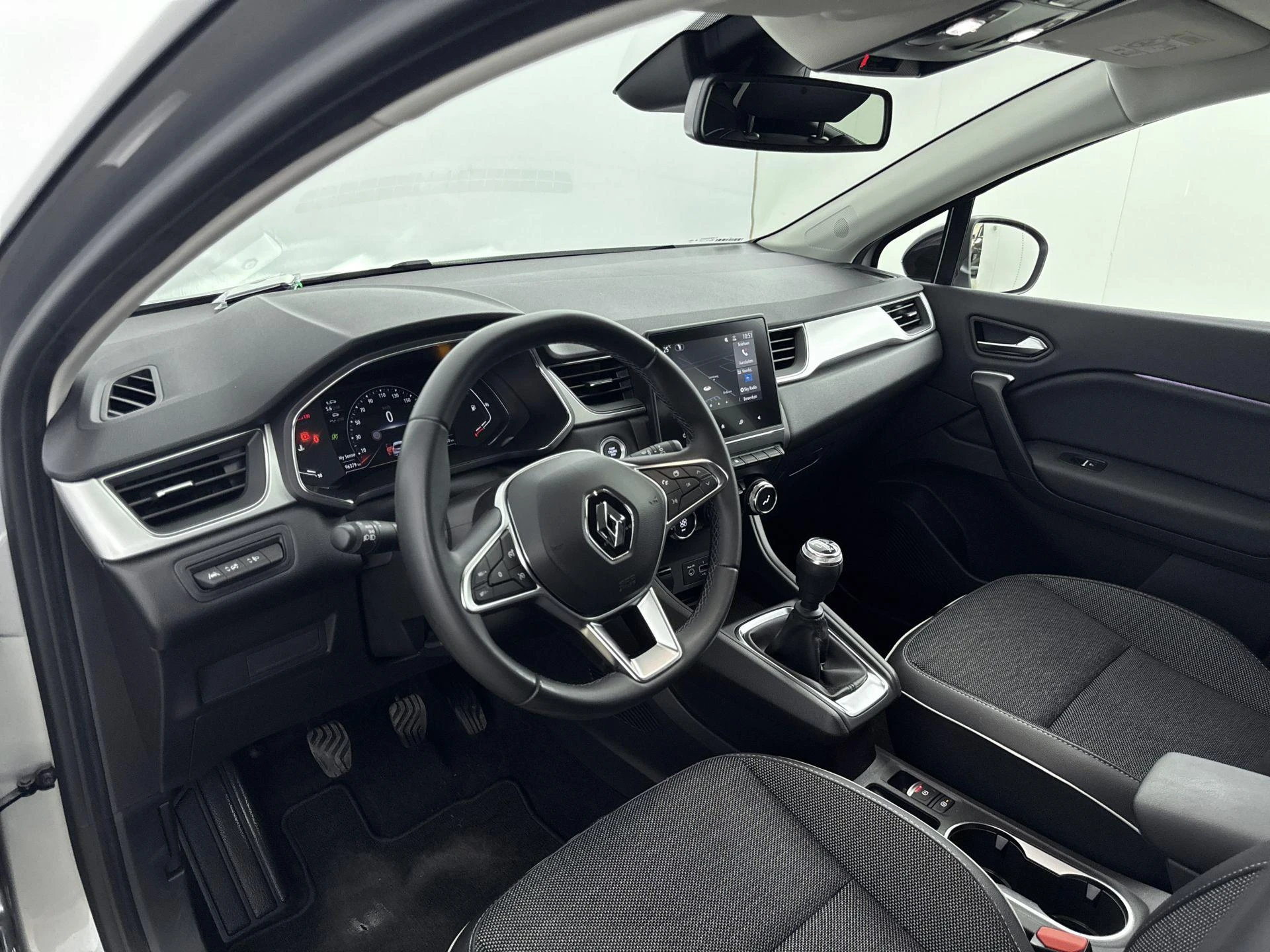 Renault-Captur-image-16