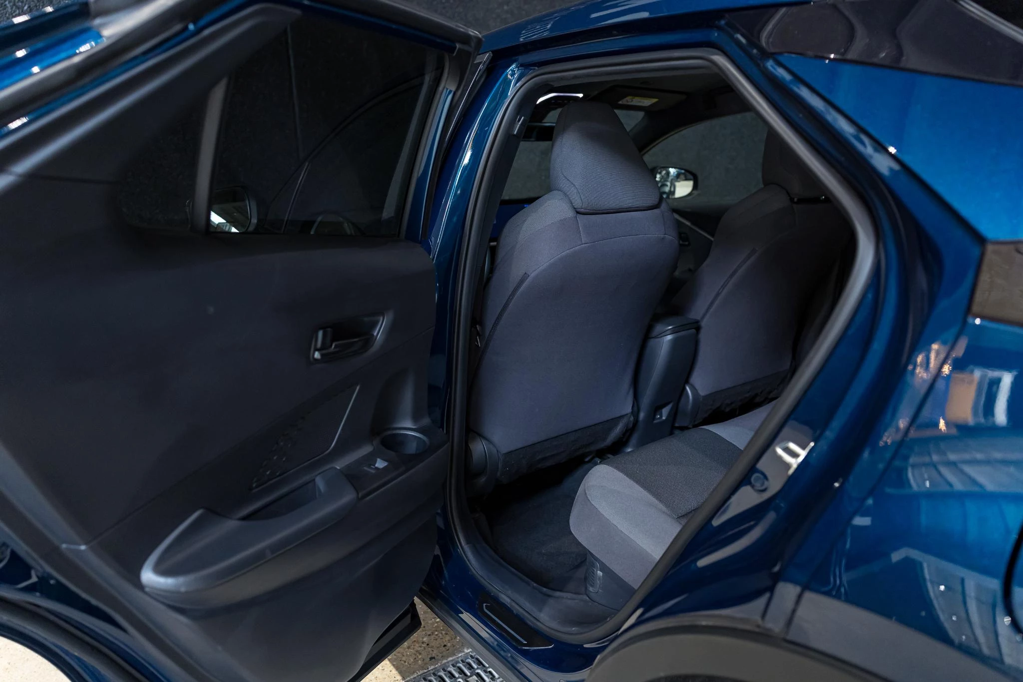 Toyota C-HR 1.8 VVT i-Hybrid C-Lub Mono-Tone E-CVT