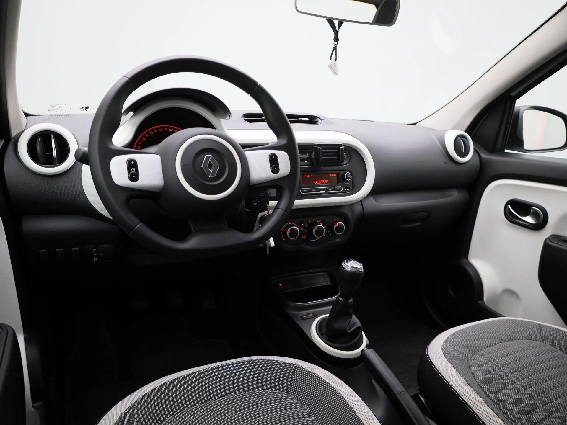Renault-Twingo-image-6