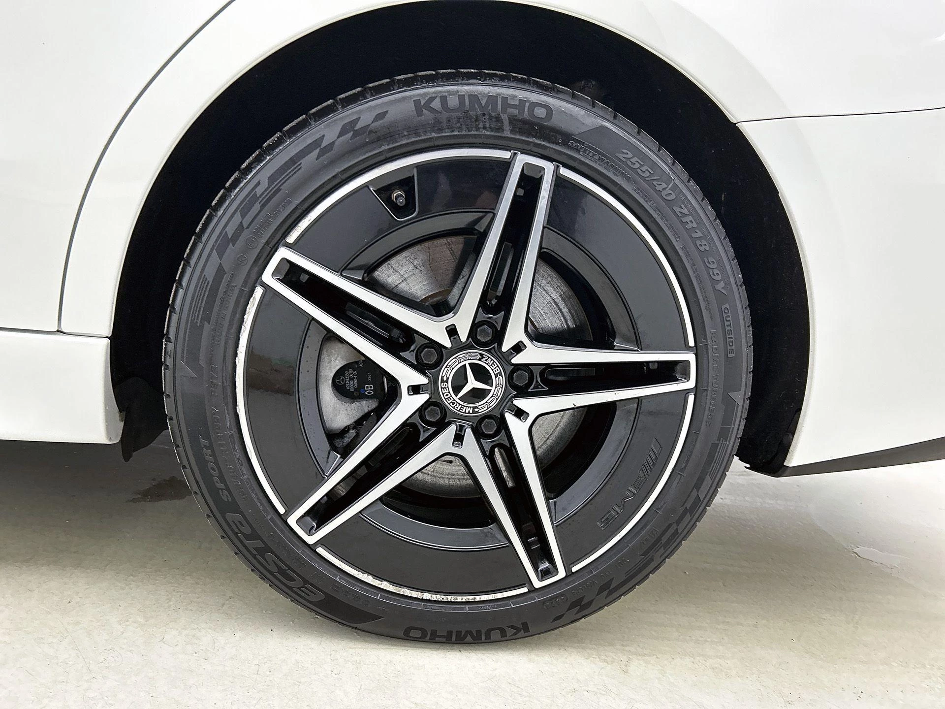 Mercedes-Benz-C-Klasse-image-31