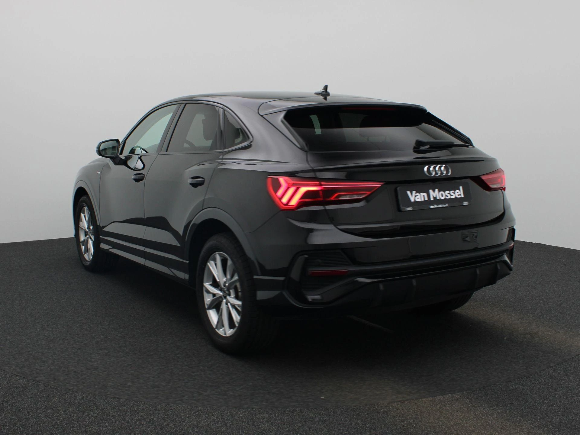 Audi-Q3-image-1
