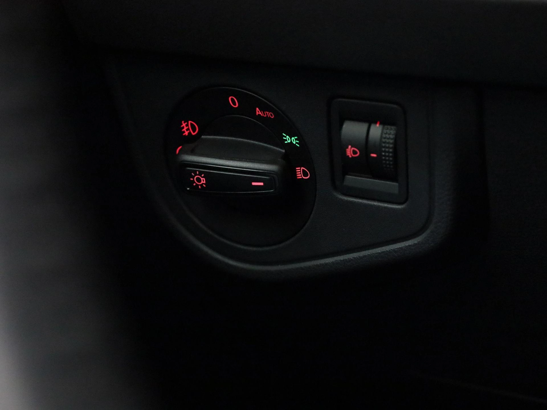 Volkswagen-Polo-image-23