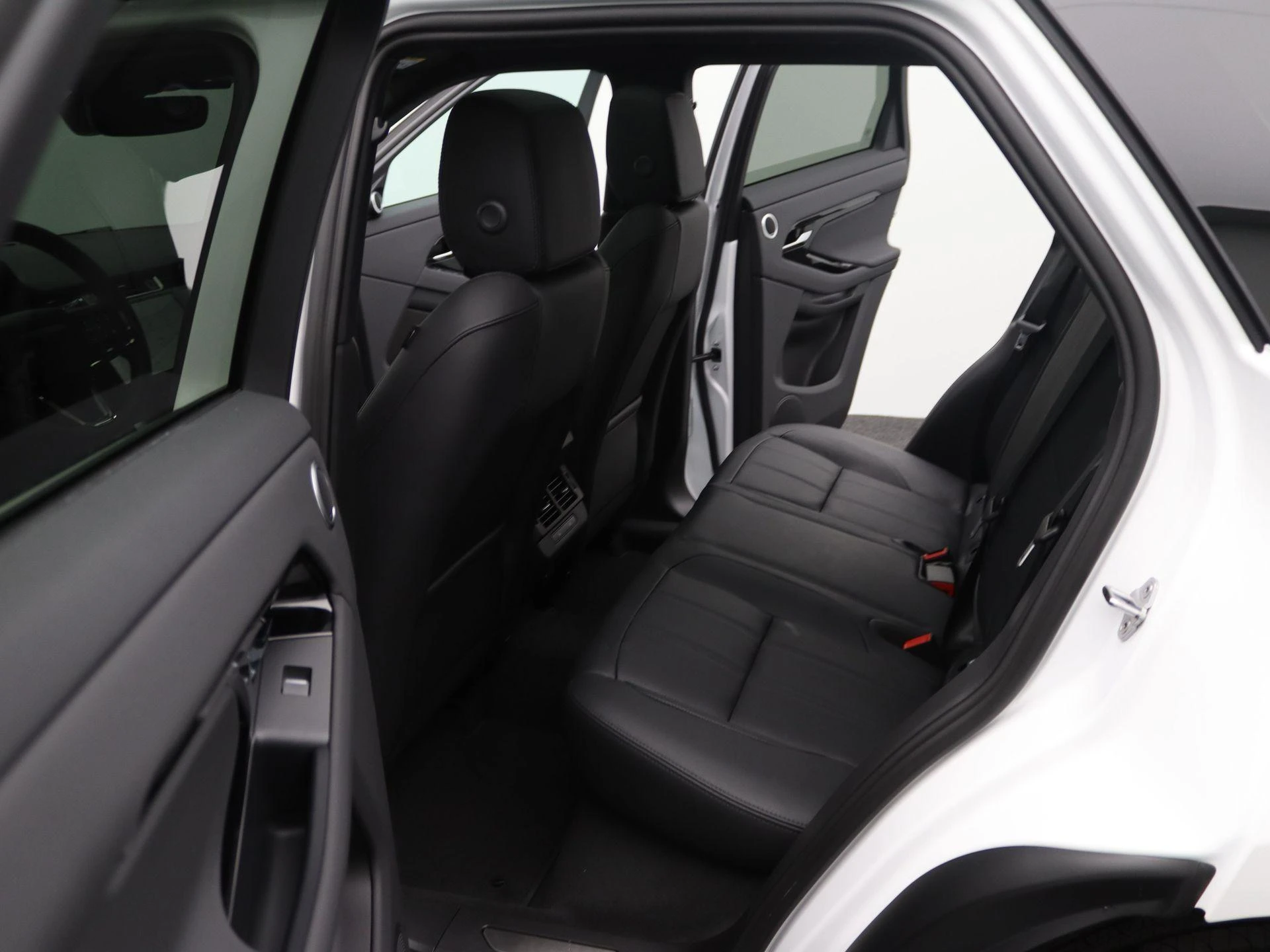 Land Rover-Range Rover Evoque-image-12