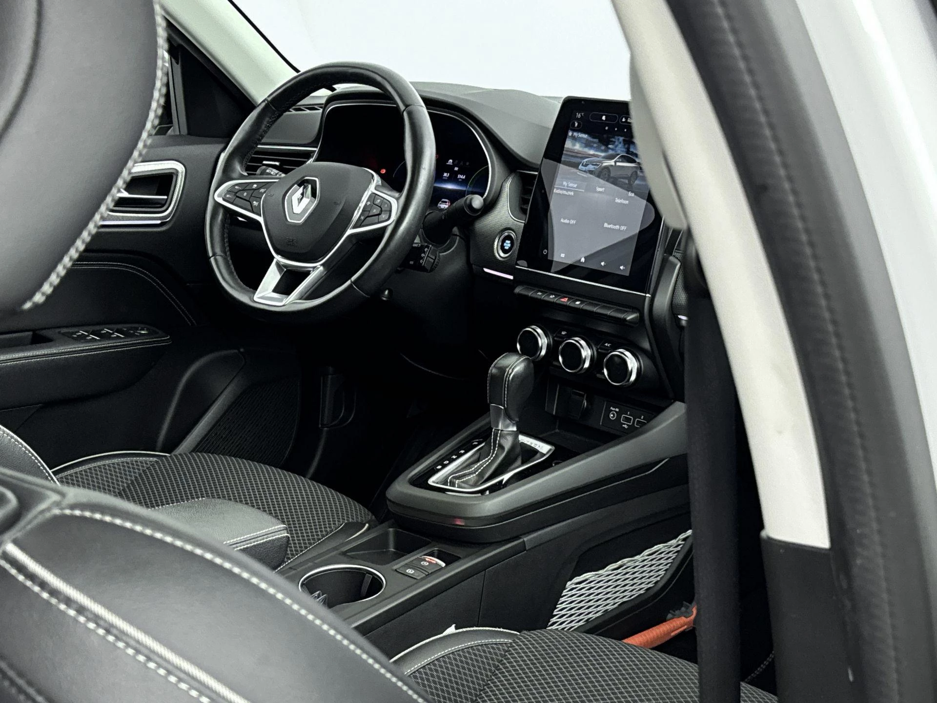 Renault-Arkana-image-30