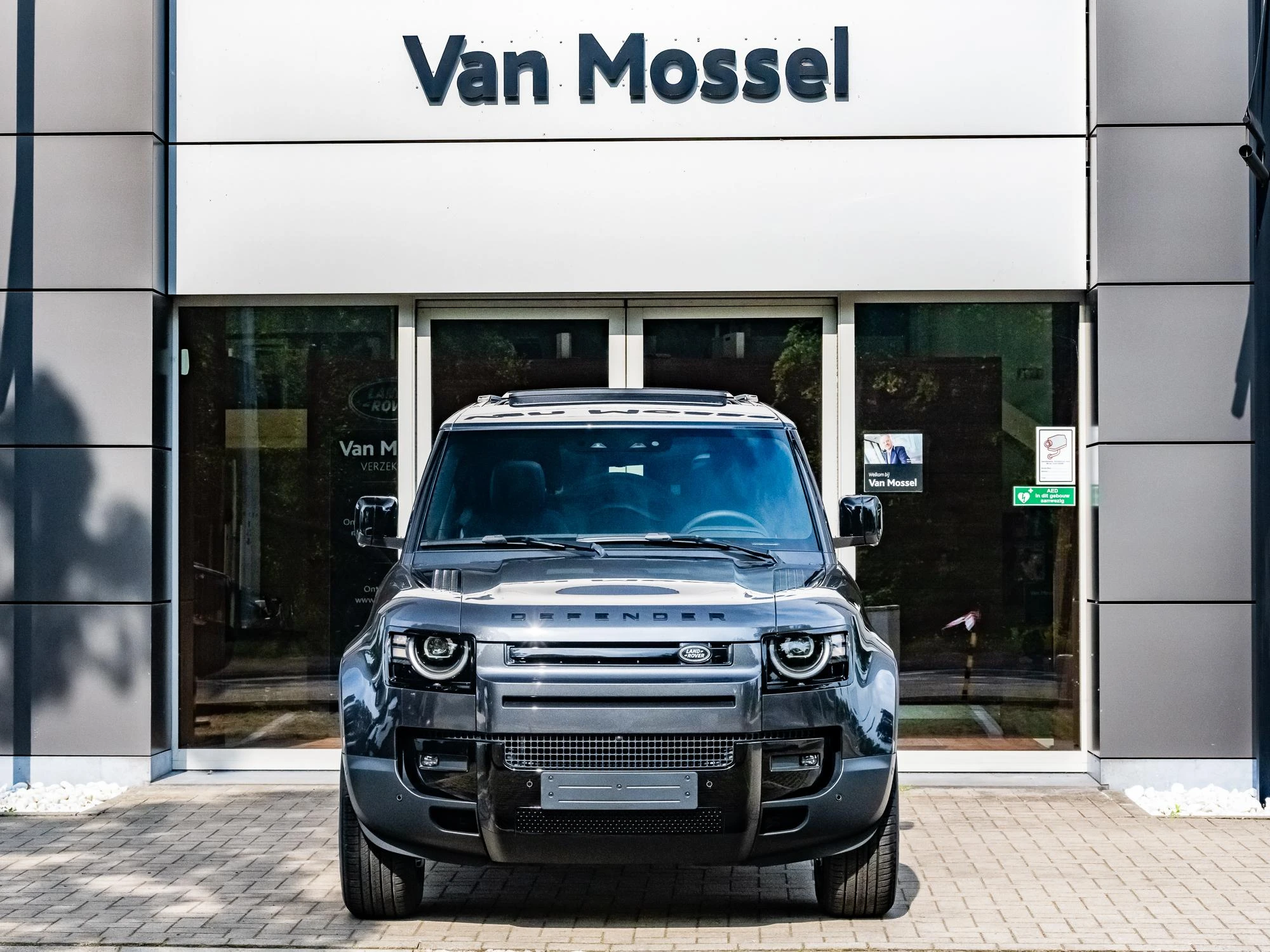 Land Rover Defender 90 D200 S AWD Auto. 26MY