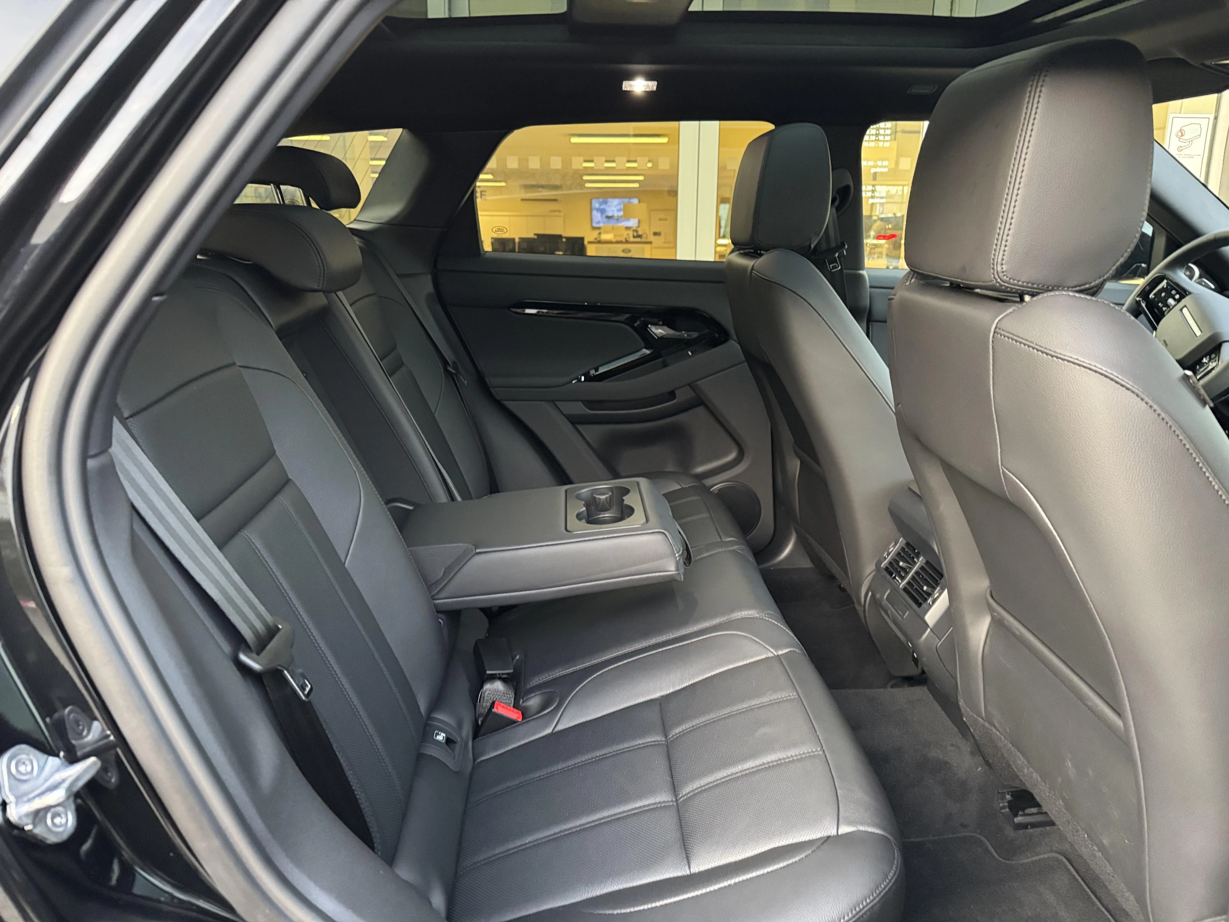 Land Rover Range Rover Evoque P270e Dynamic SE AWD