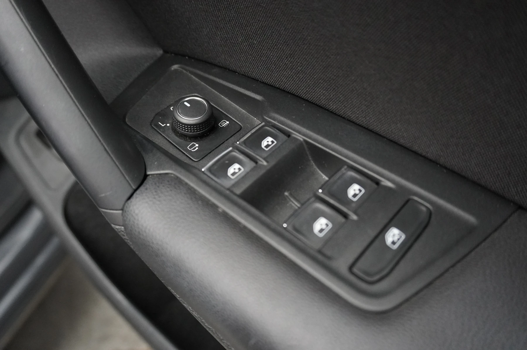 Volkswagen-Tiguan-image-34