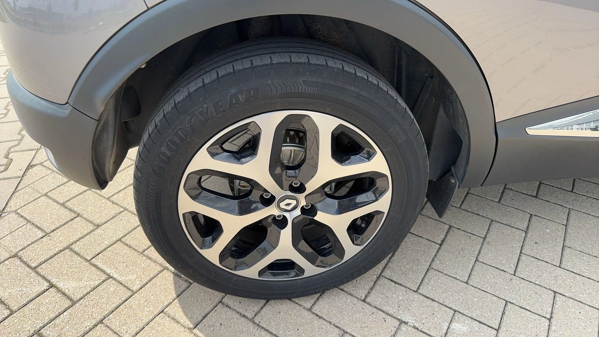 Renault-Captur-image-18