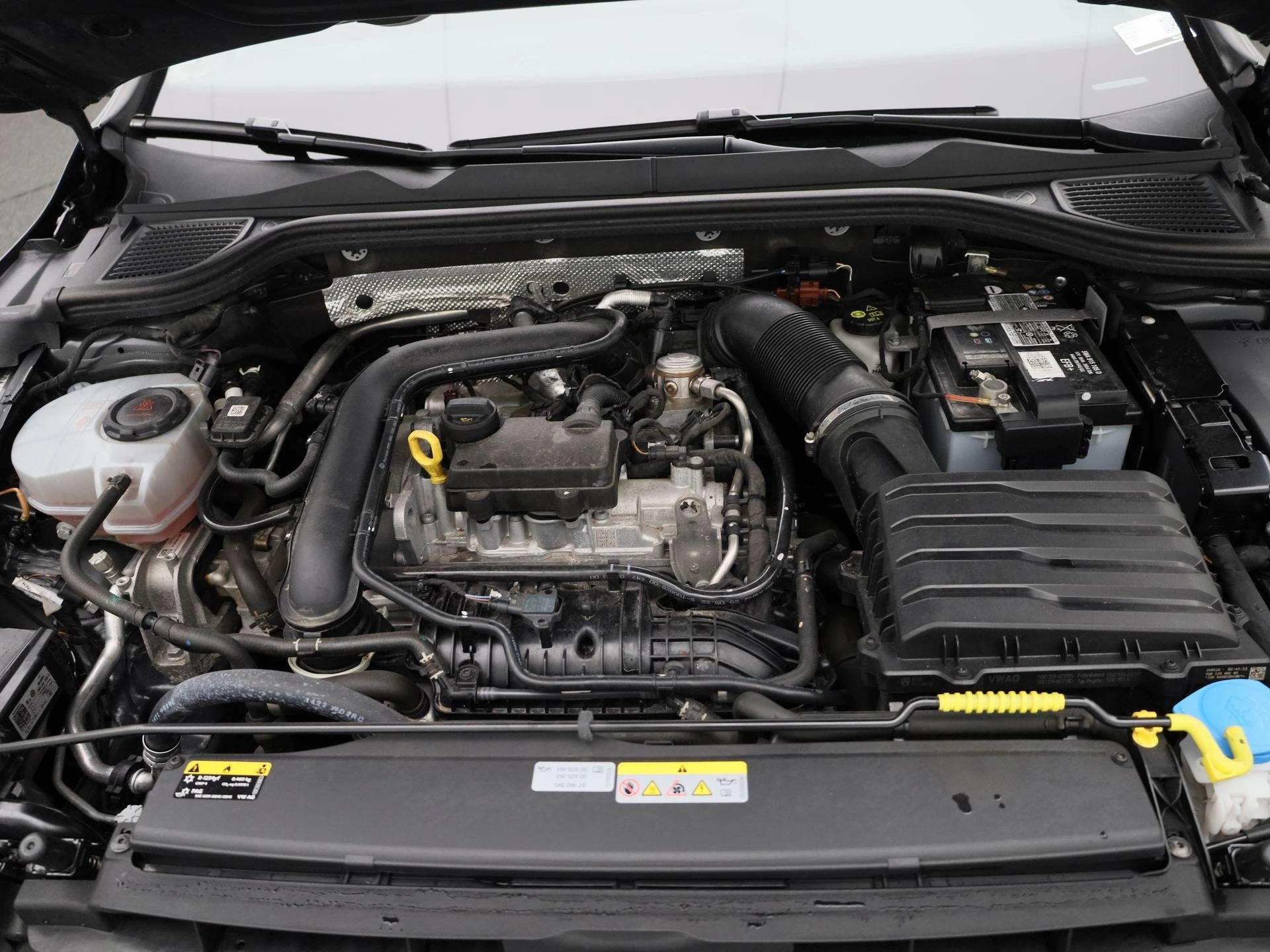 Volkswagen-Golf-image-31