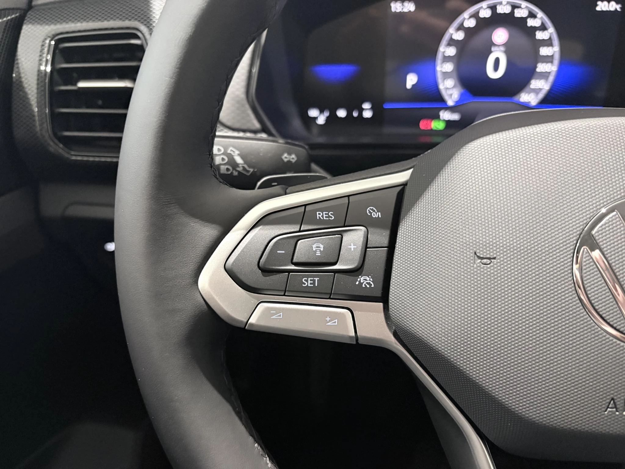 Volkswagen-T-Cross-image-14