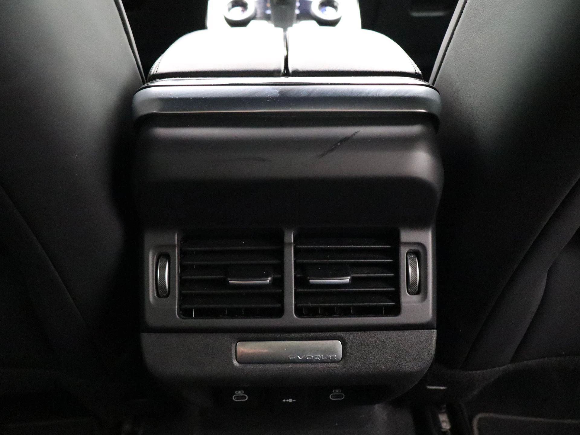 Land Rover-Range Rover Evoque-image-35