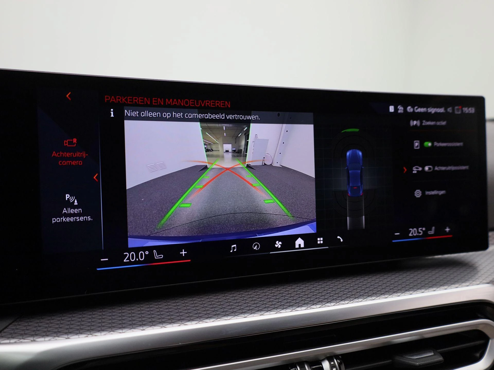BMW-i4-image-27