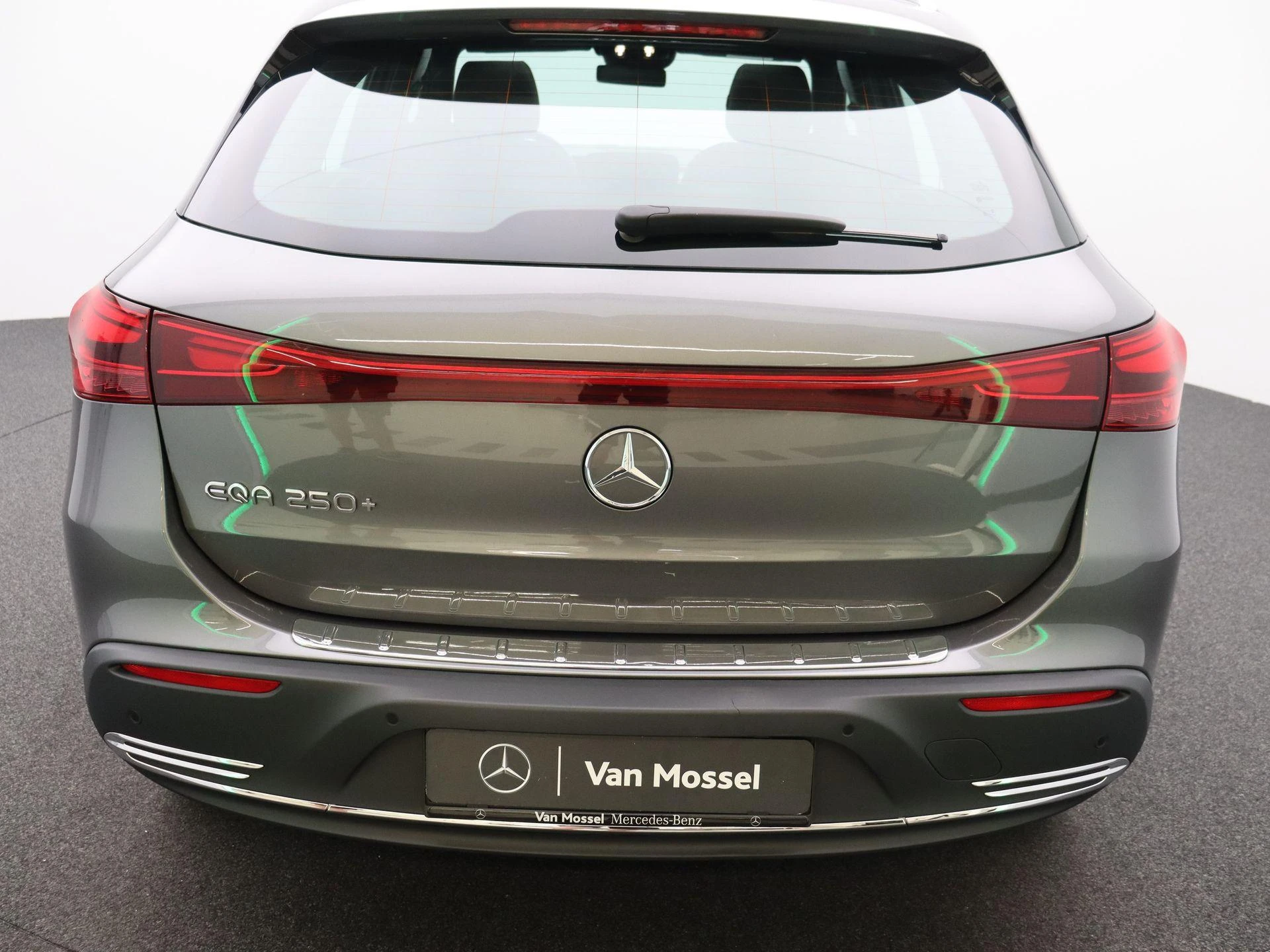 Mercedes-Benz-EQA-image-19