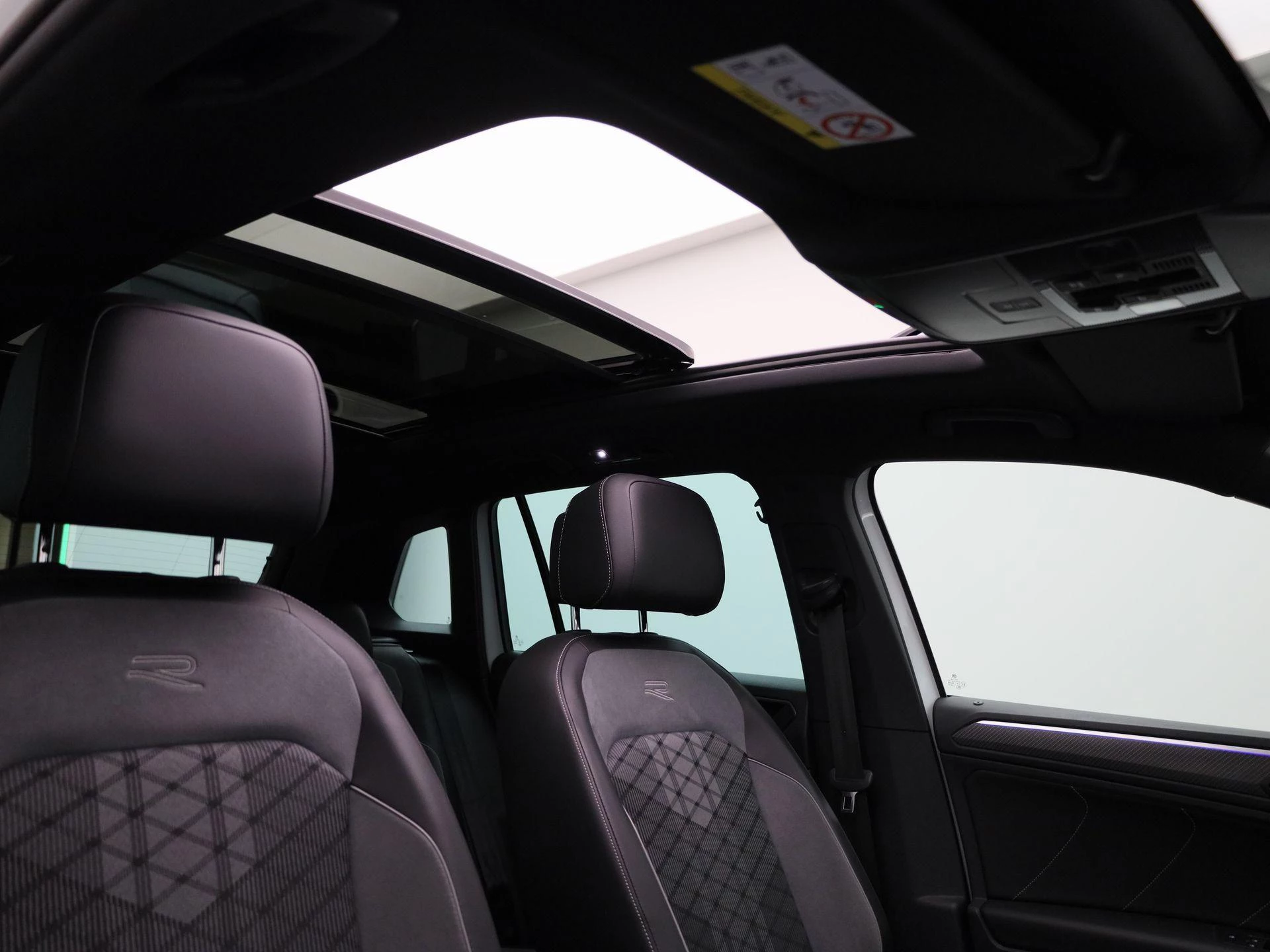 Volkswagen-Tiguan-image-55
