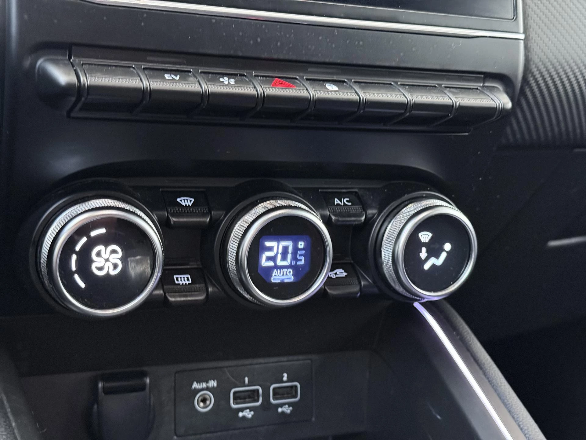 Renault-Clio-image-18