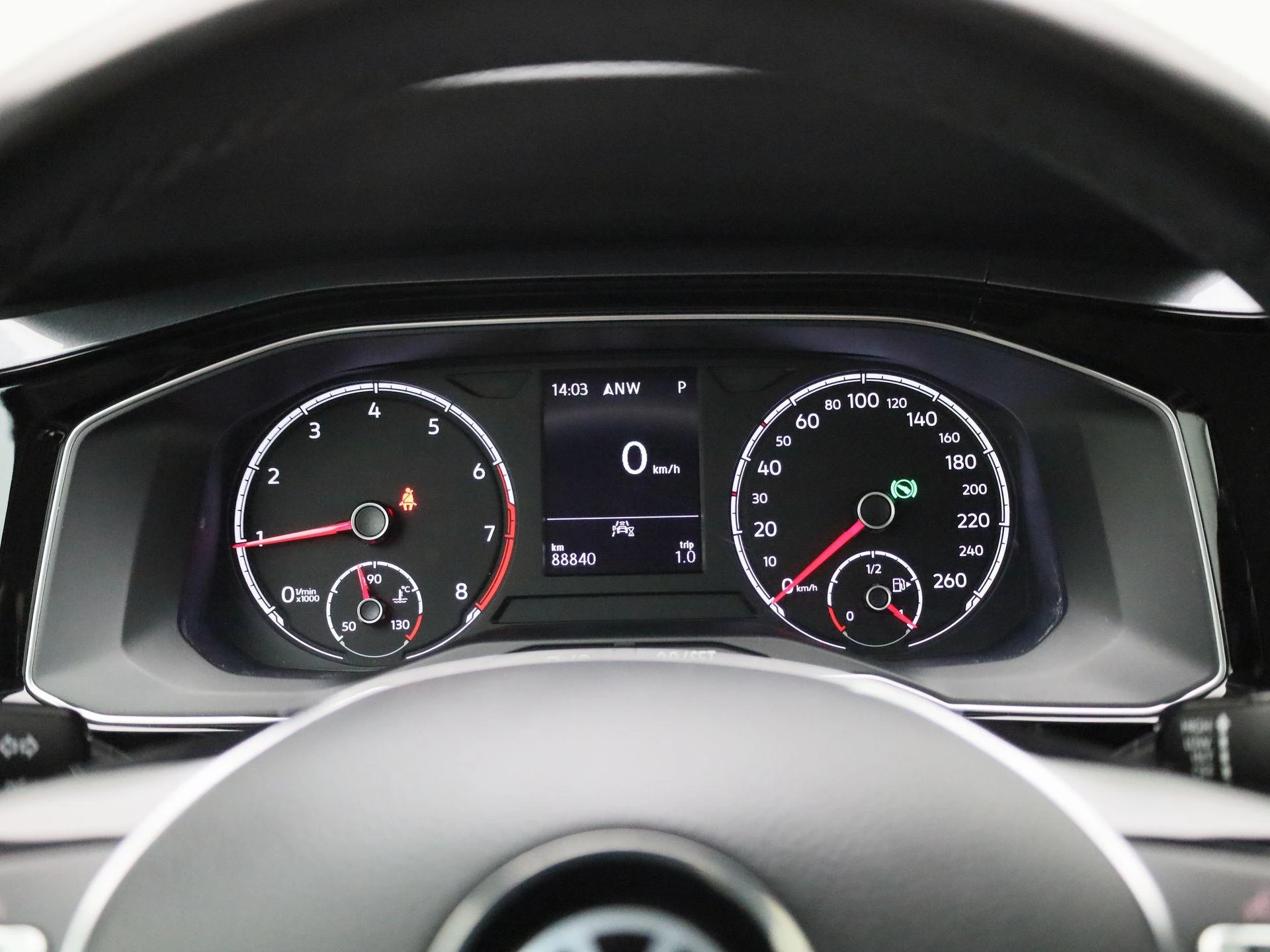 Volkswagen-Polo-image-12