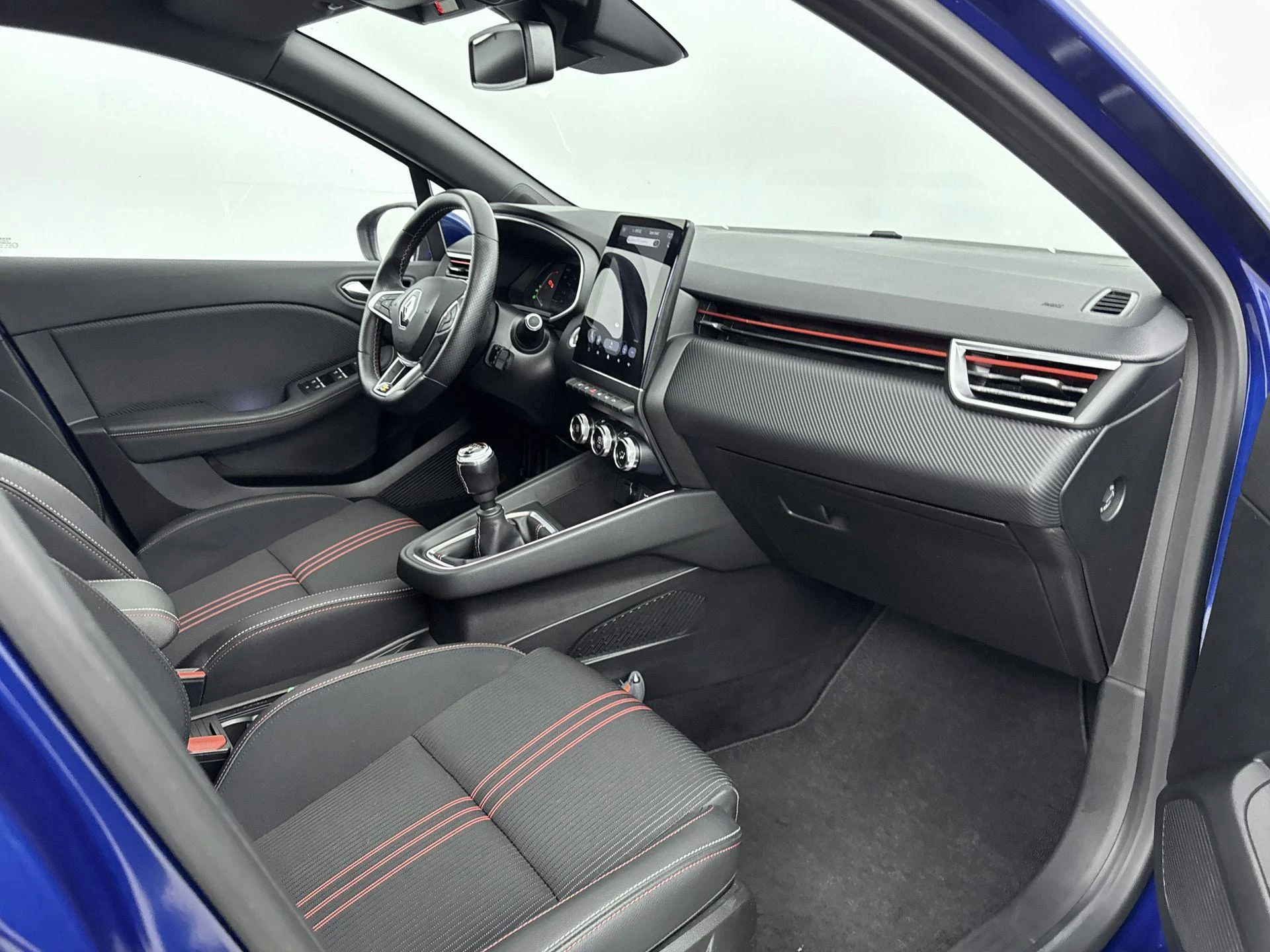 Renault-Clio-image-15