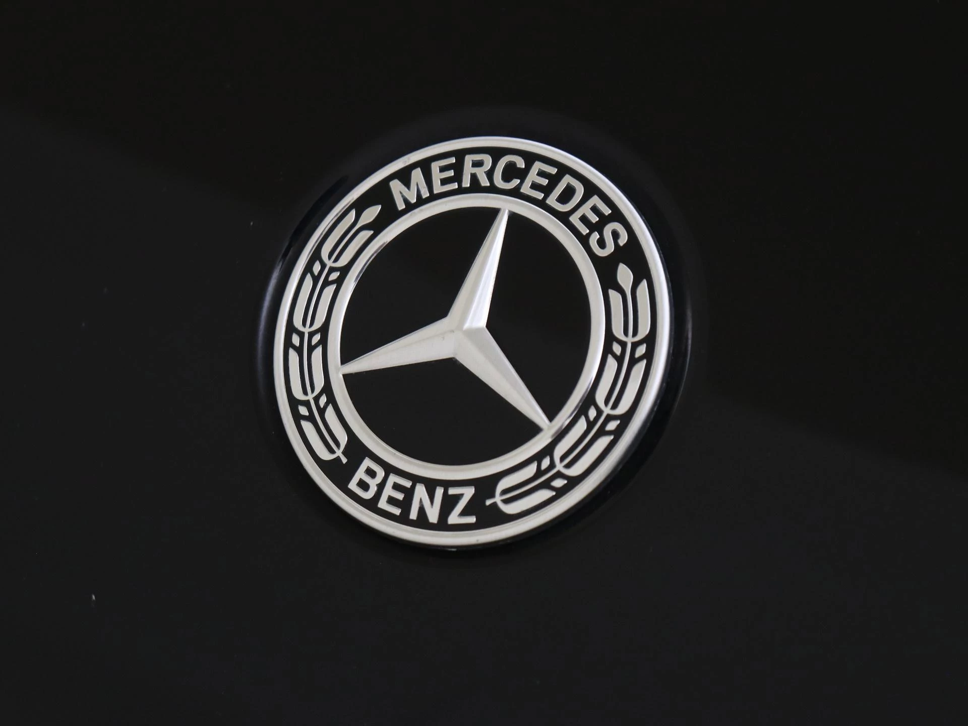 Mercedes-Benz-GLE-image-35