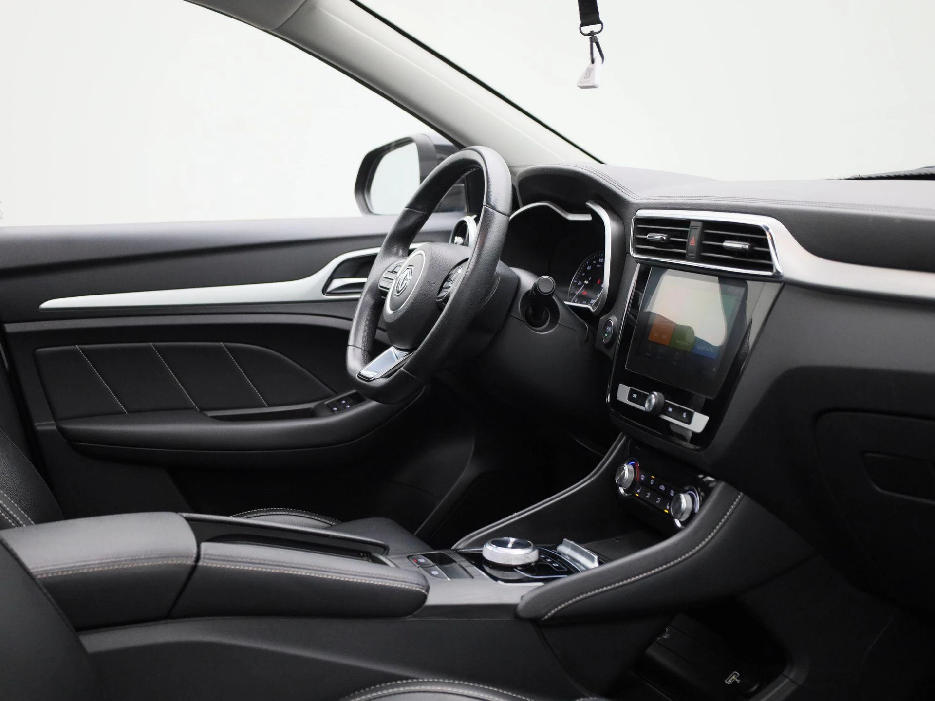 MG-ZS EV-image-32