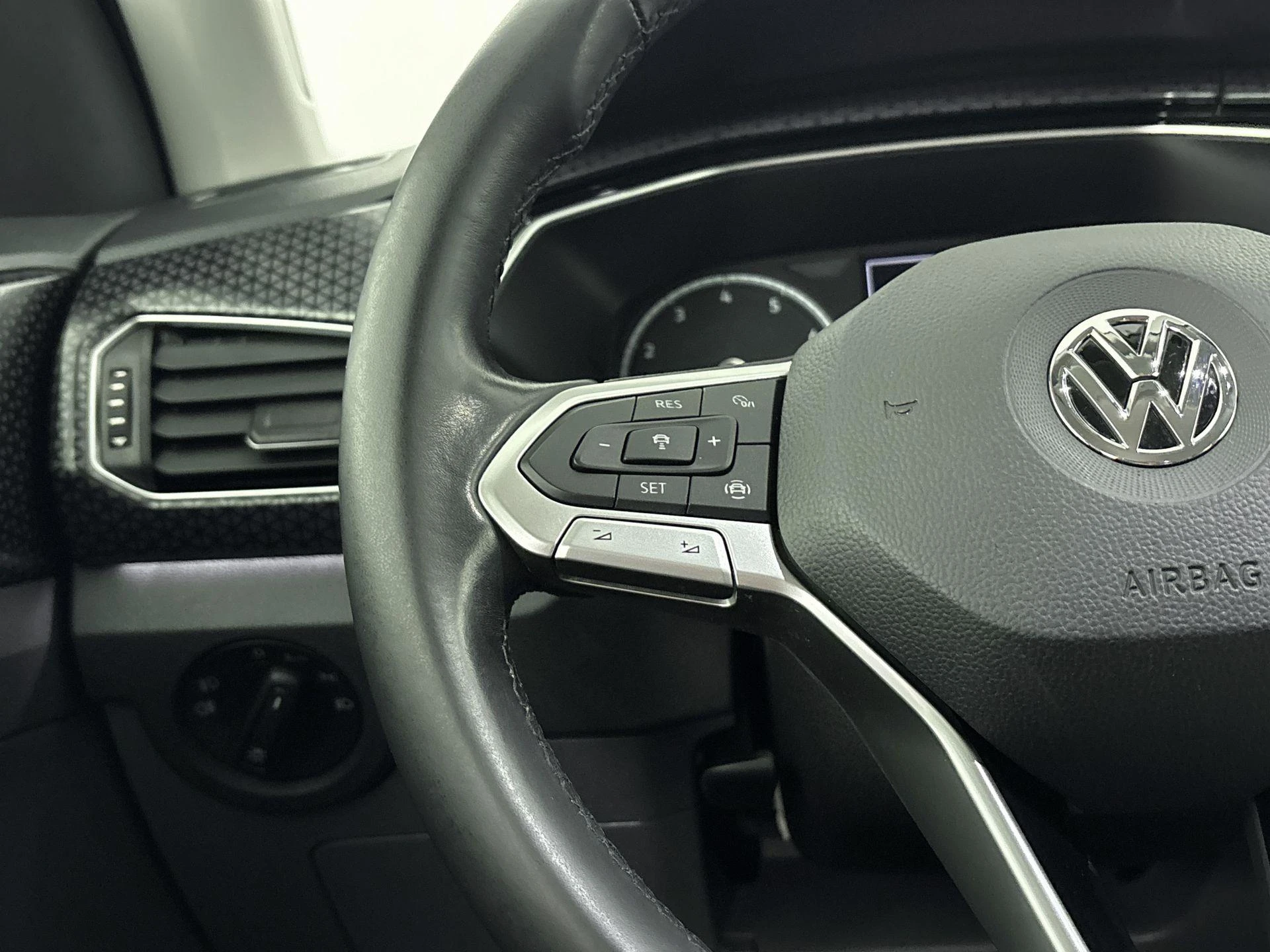 Volkswagen-T-Cross-image-5