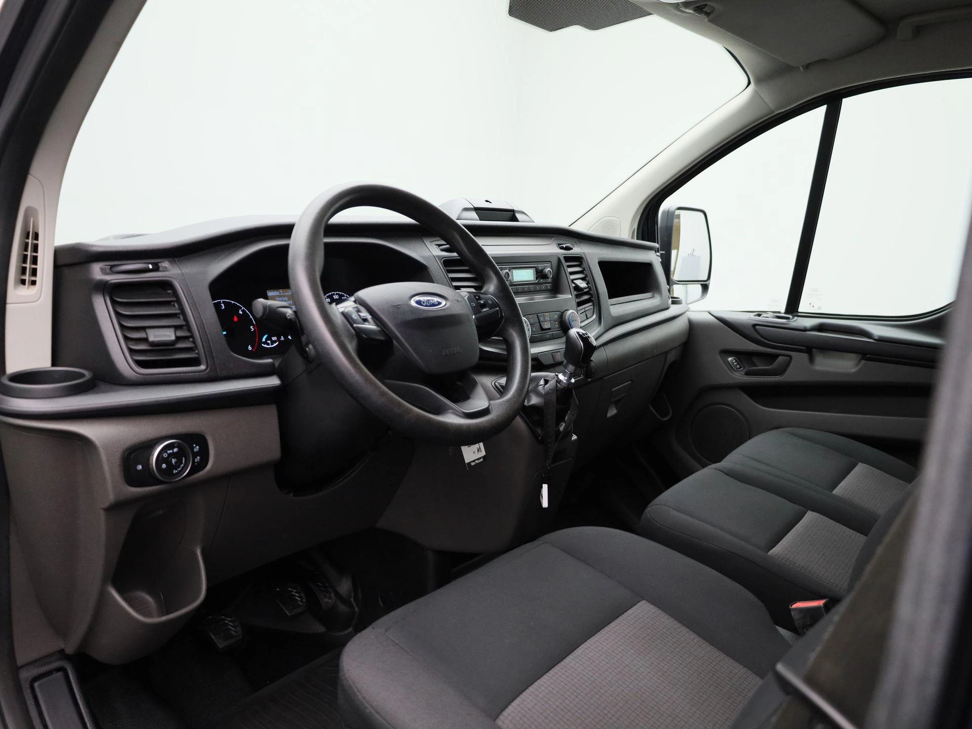 Ford-Transit Custom-image-28