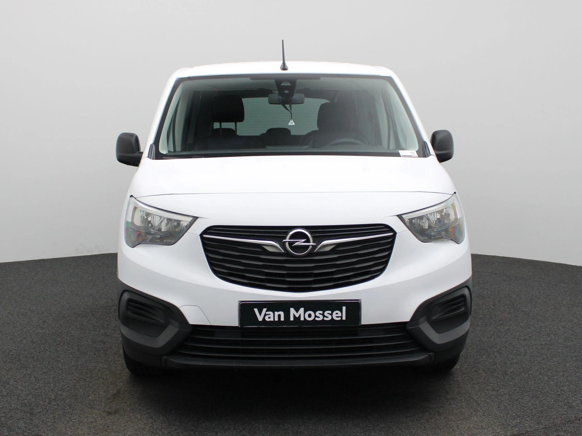 Opel-Combo Life-image-2