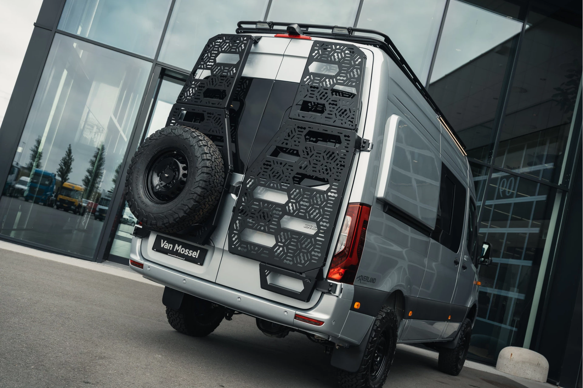 Mercedes-Benz-Sprinter-image-48